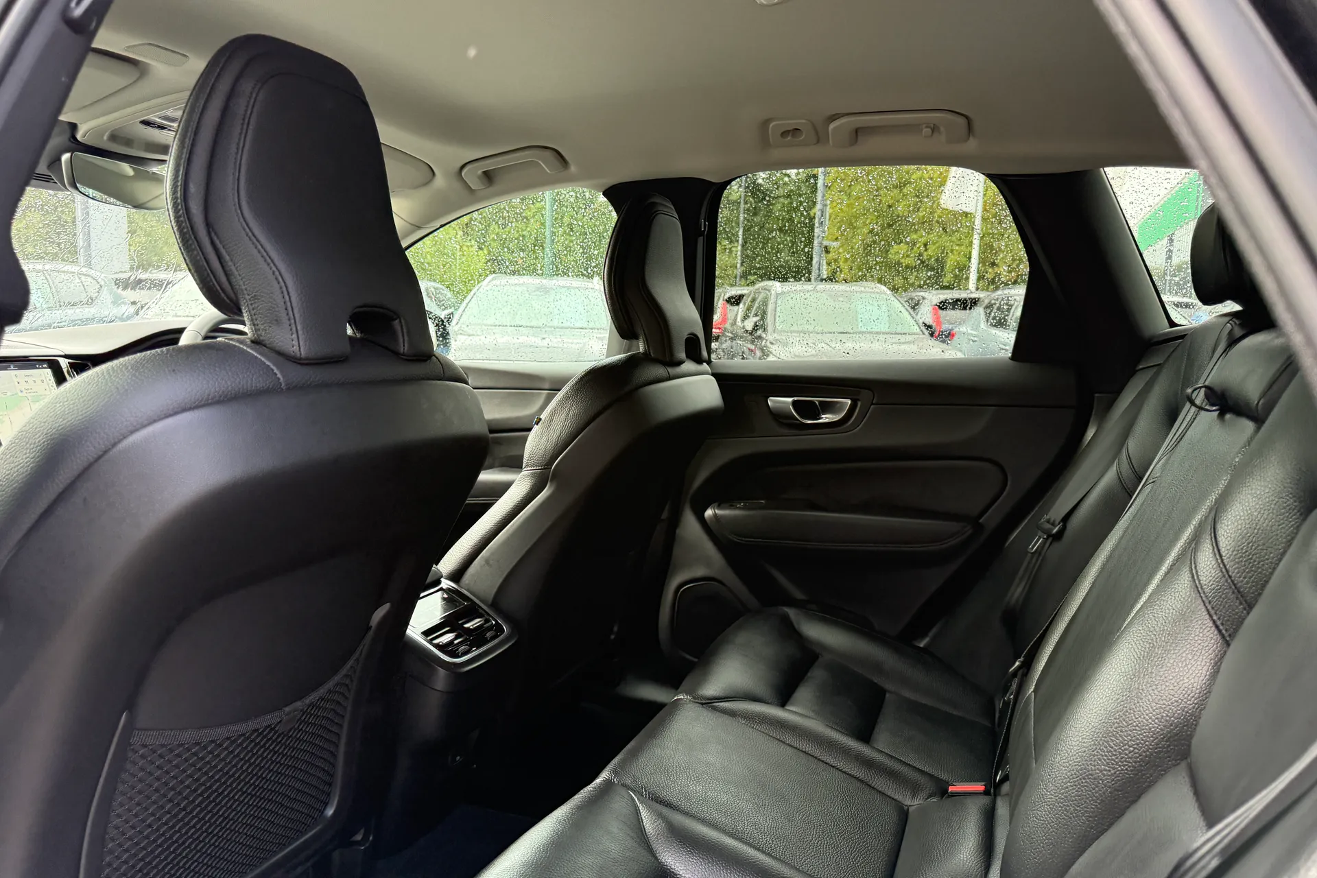 Volvo XC60 thumbnail image number 28