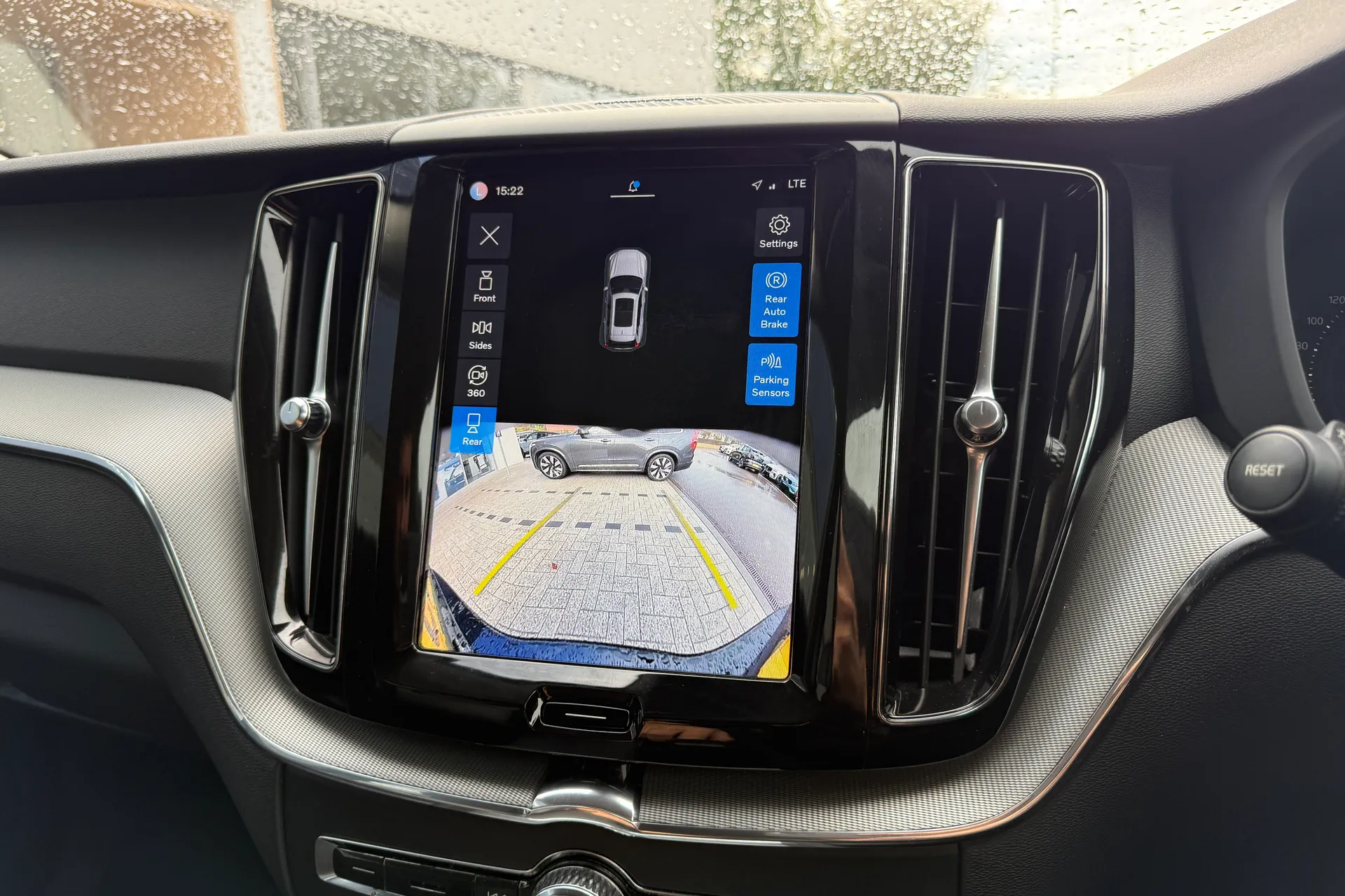 Volvo XC60 thumbnail image number 36