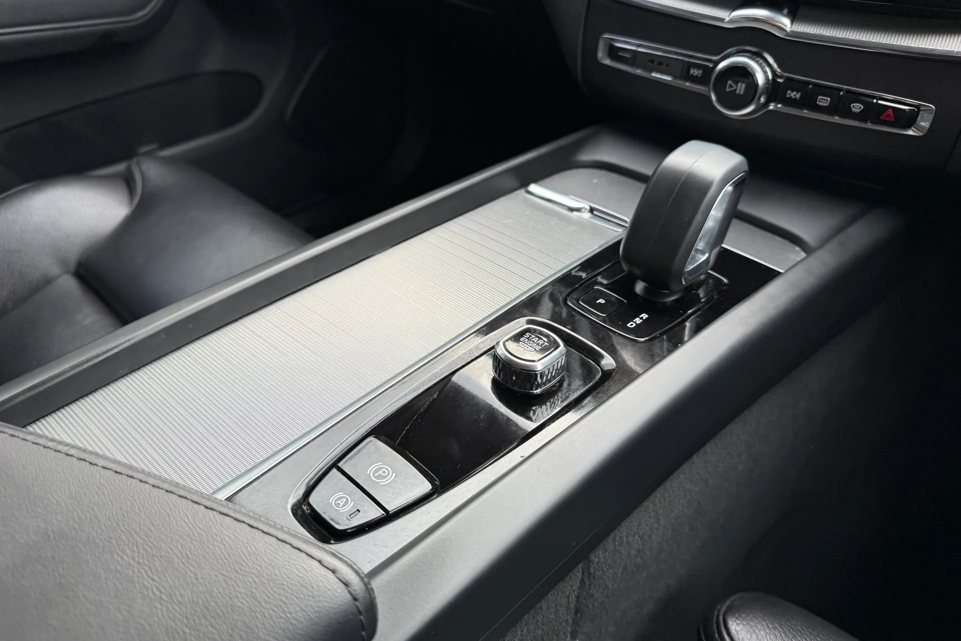 Volvo XC60 thumbnail image number 42
