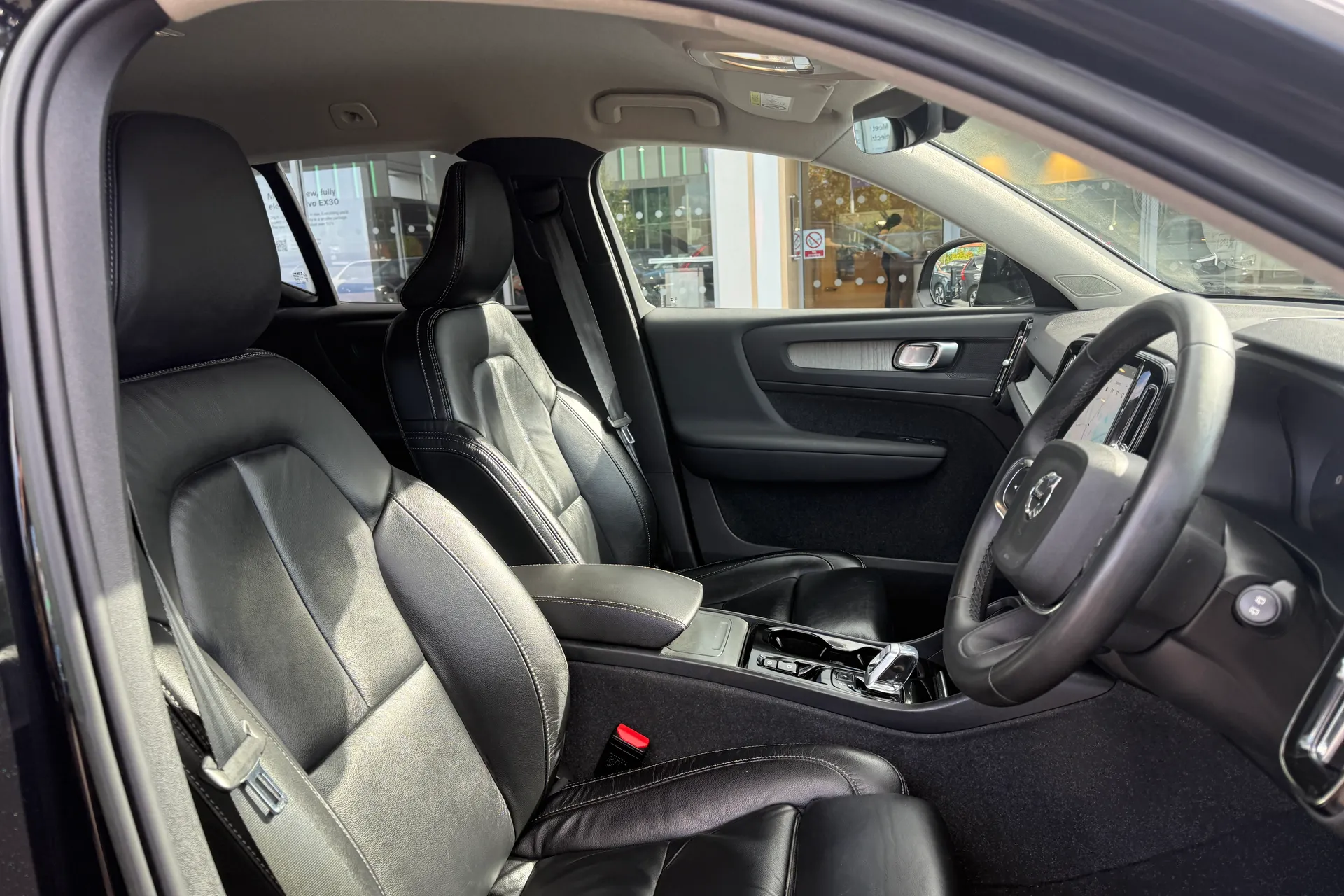 Volvo XC40 thumbnail image number 26