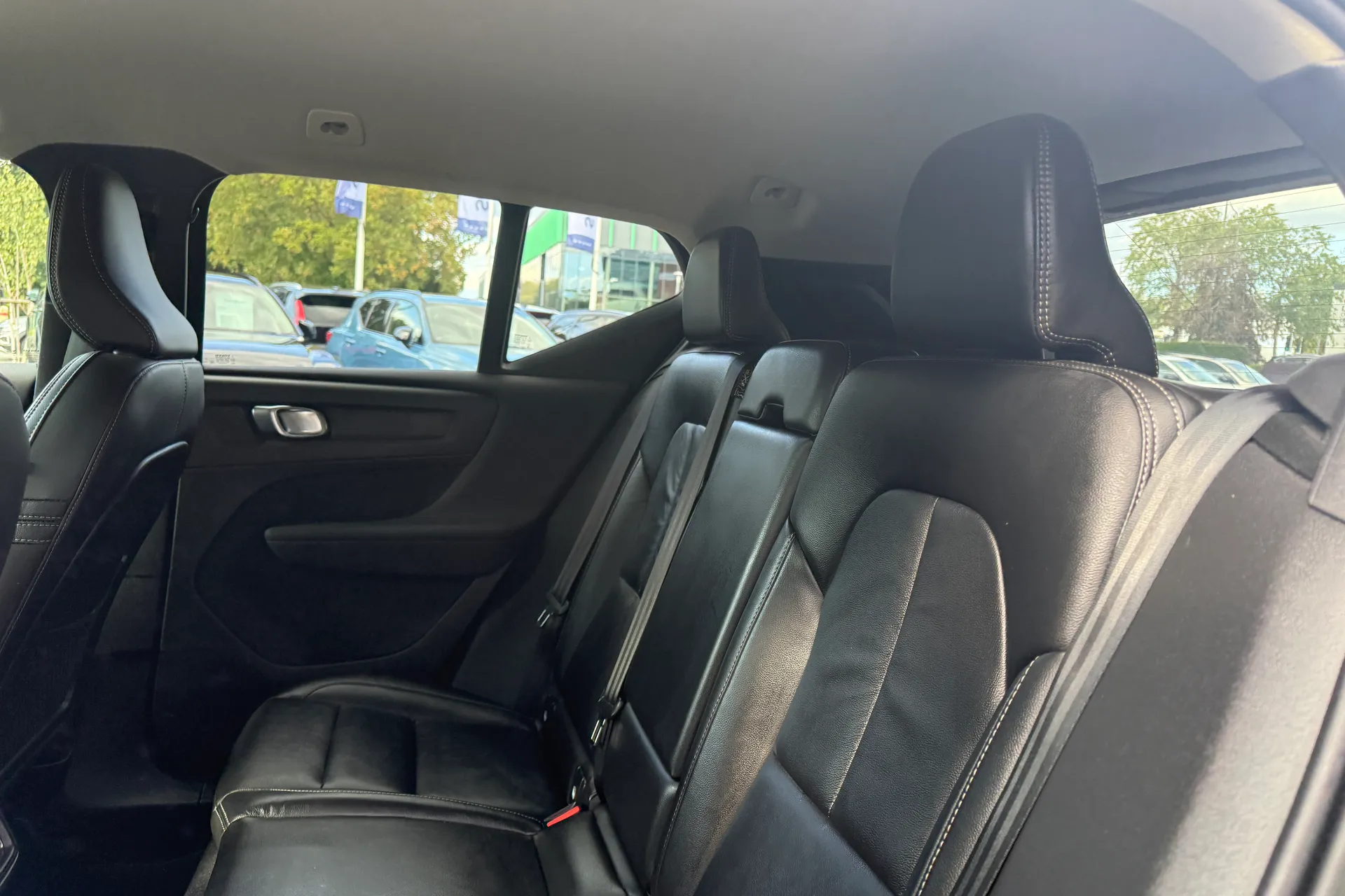 Volvo XC40 thumbnail image number 30