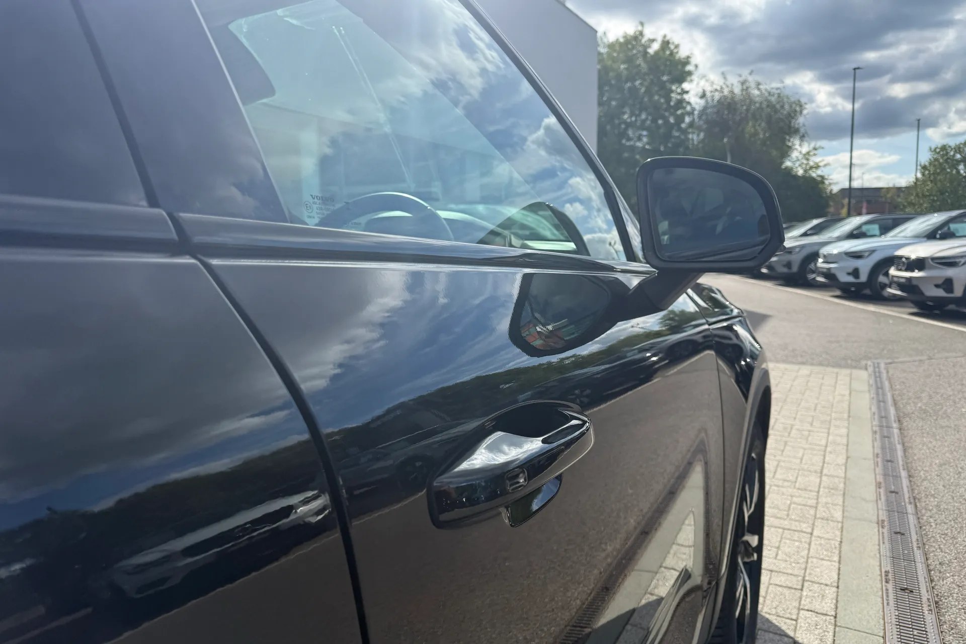 Volvo XC40 thumbnail image number 15