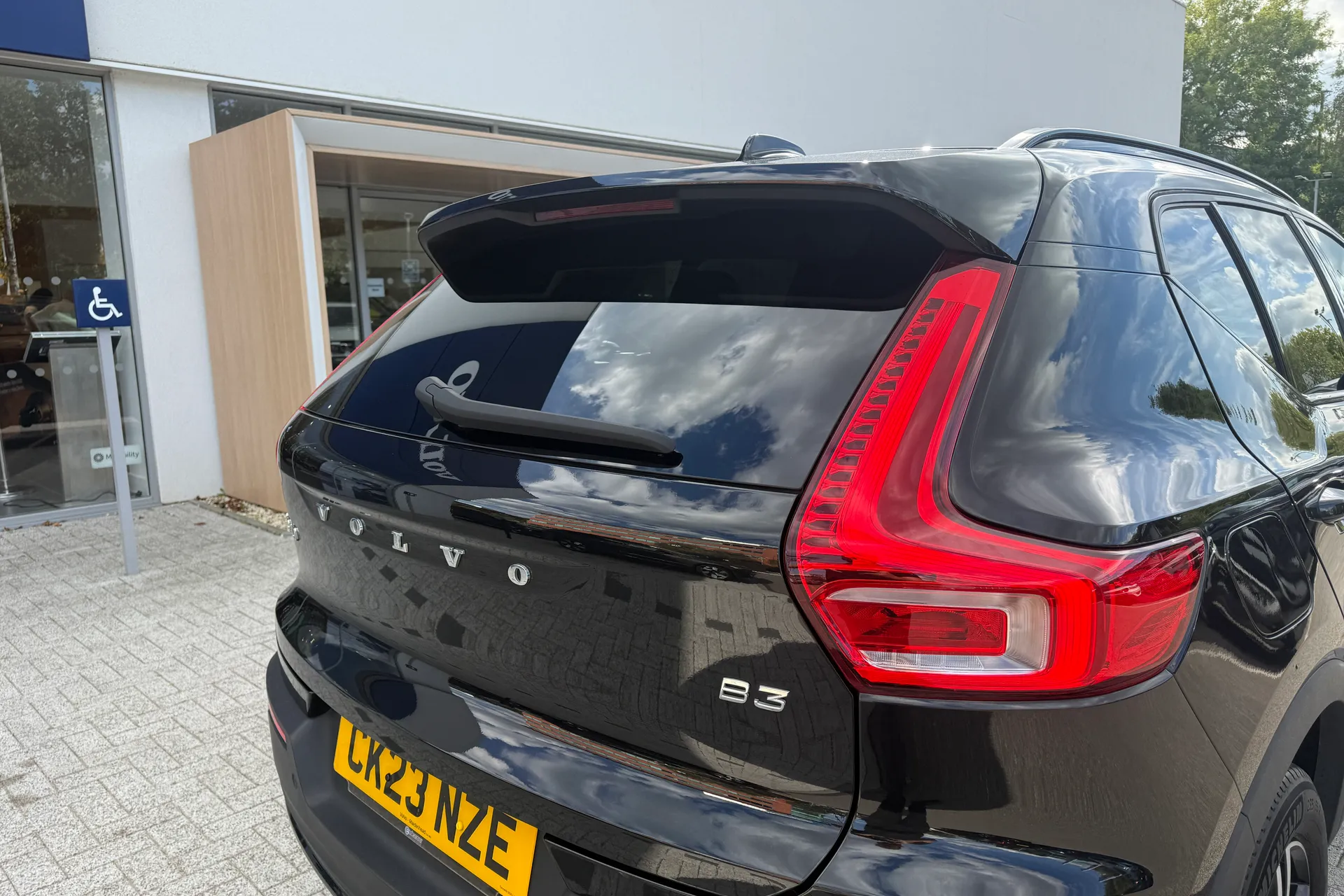 Volvo XC40 thumbnail image number 18