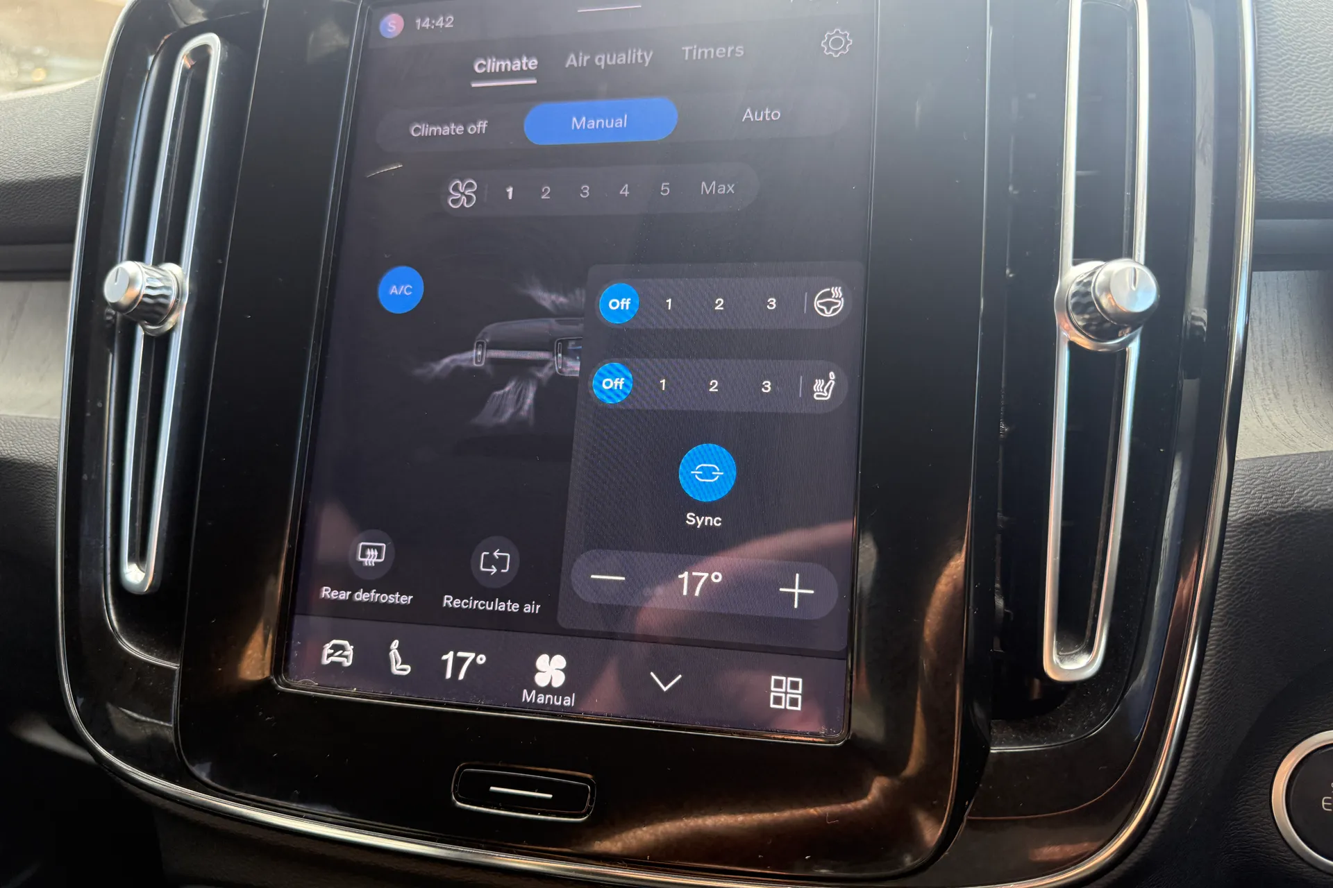 Volvo XC40 thumbnail image number 38