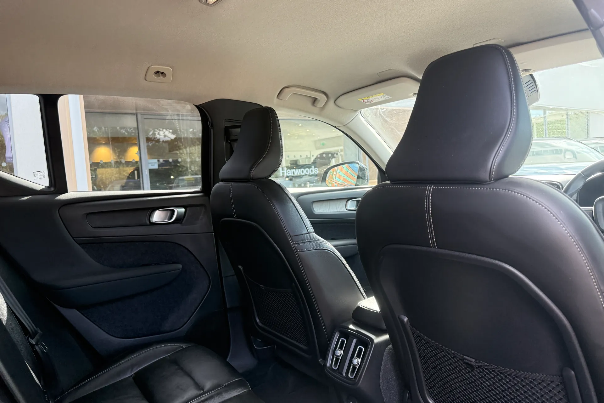 Volvo XC40 thumbnail image number 24