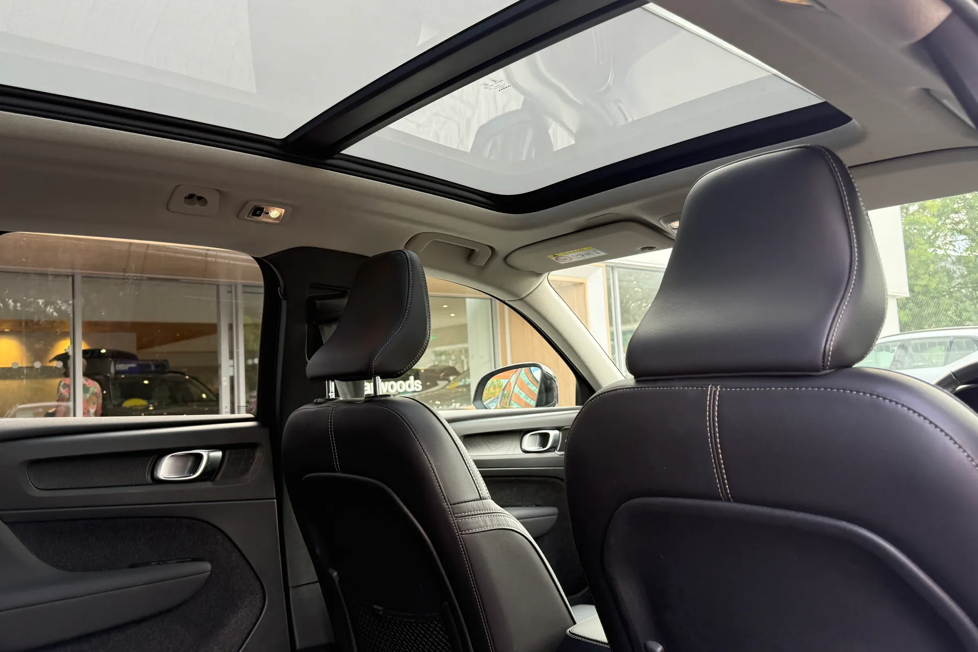 Volvo XC40 thumbnail image number 24