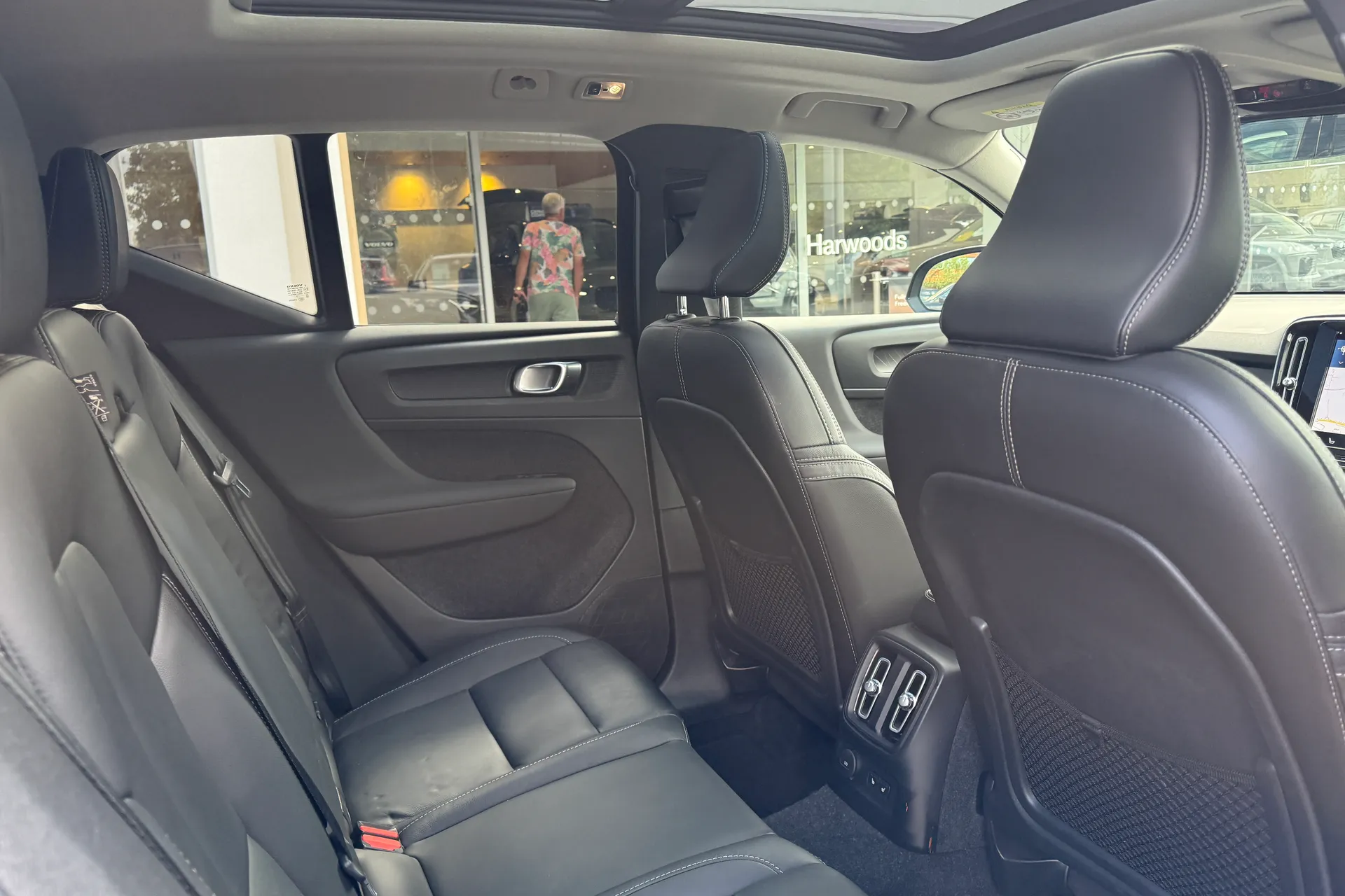Volvo XC40 thumbnail image number 23