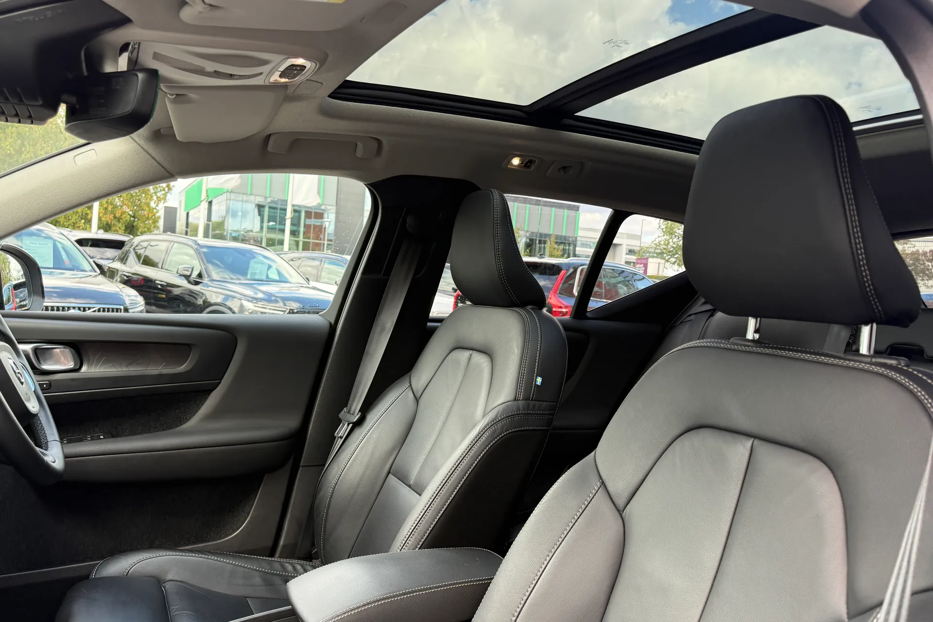 Volvo XC40 thumbnail image number 28
