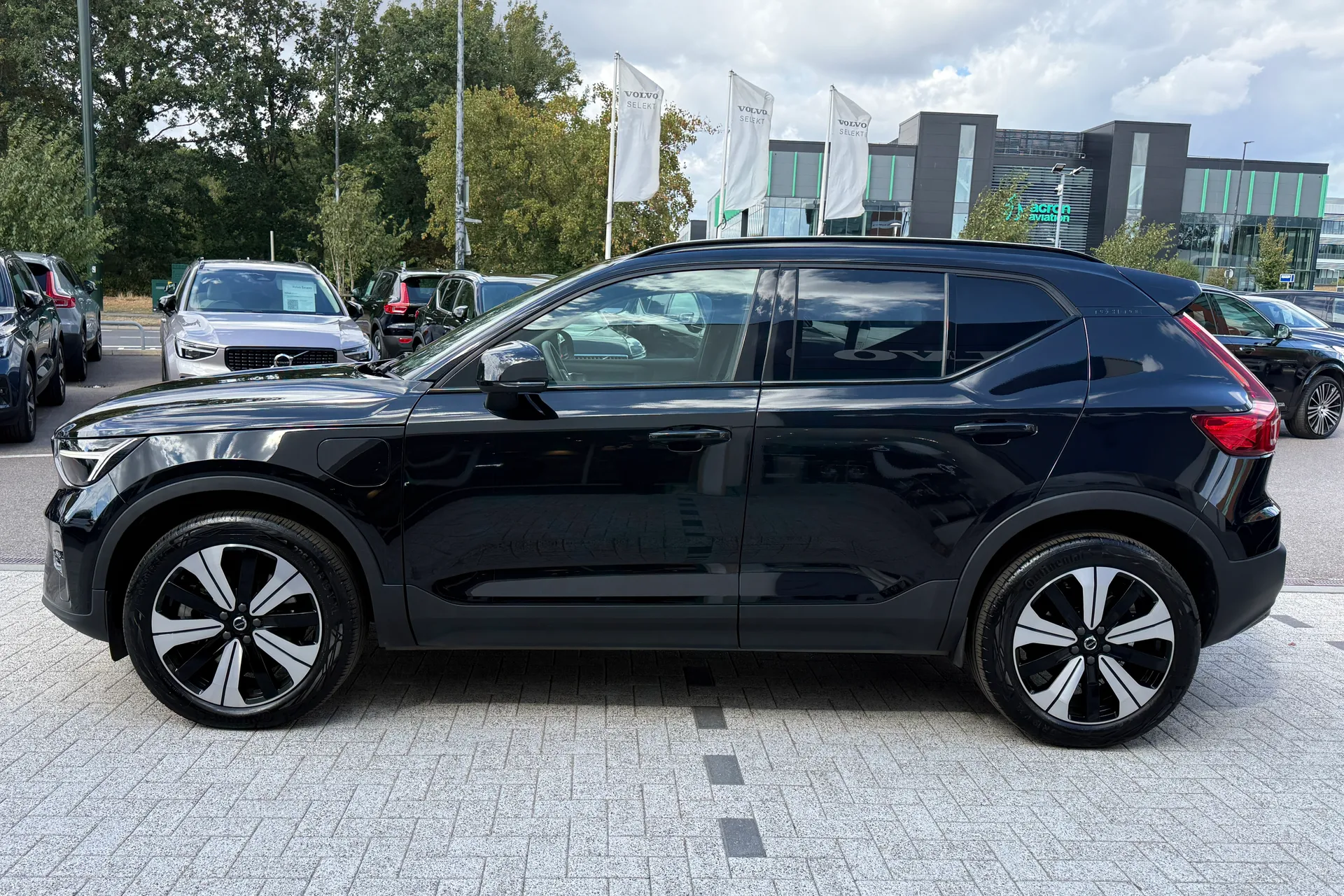 Volvo XC40 thumbnail image number 11