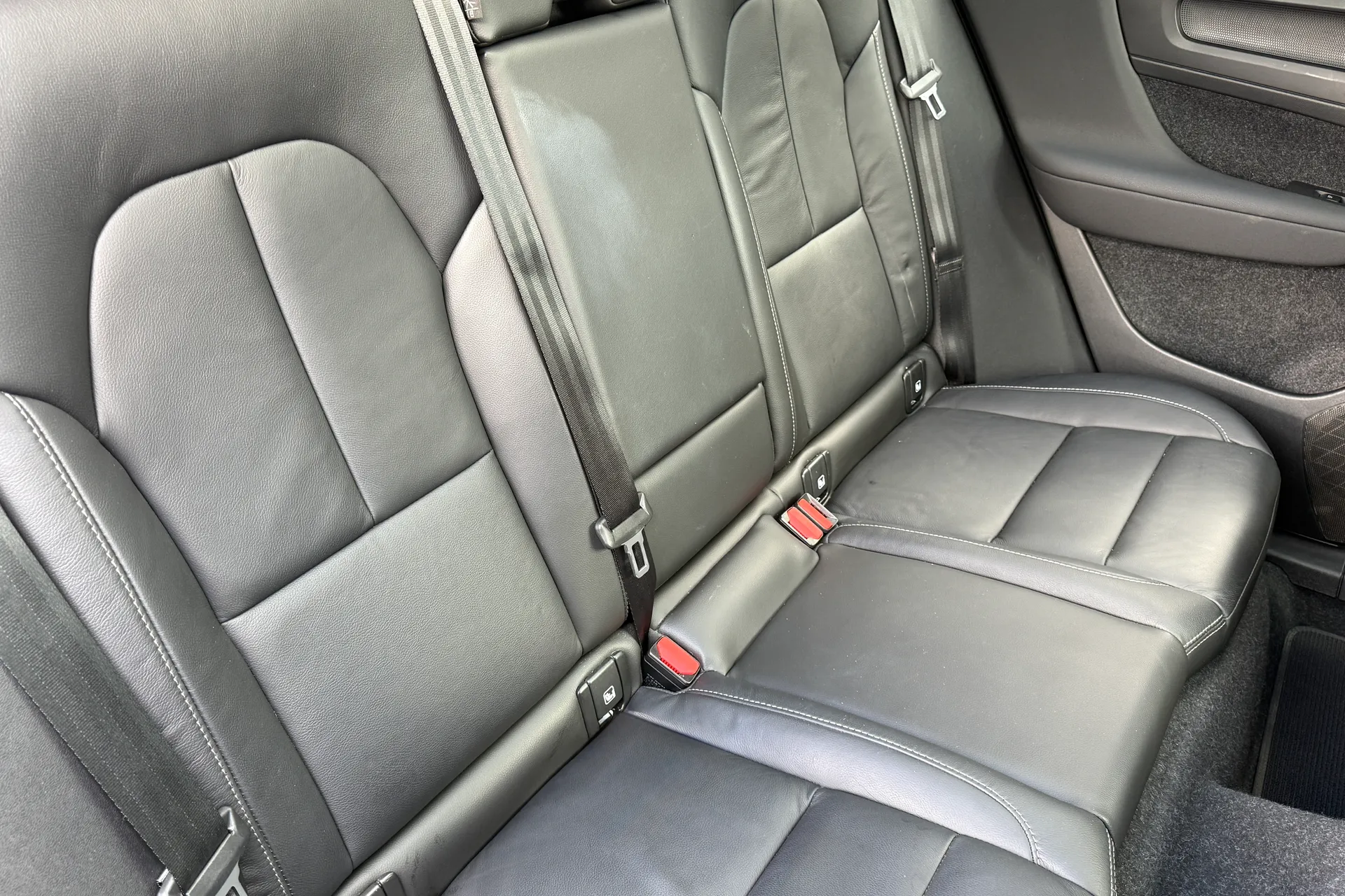 Volvo XC40 thumbnail image number 25