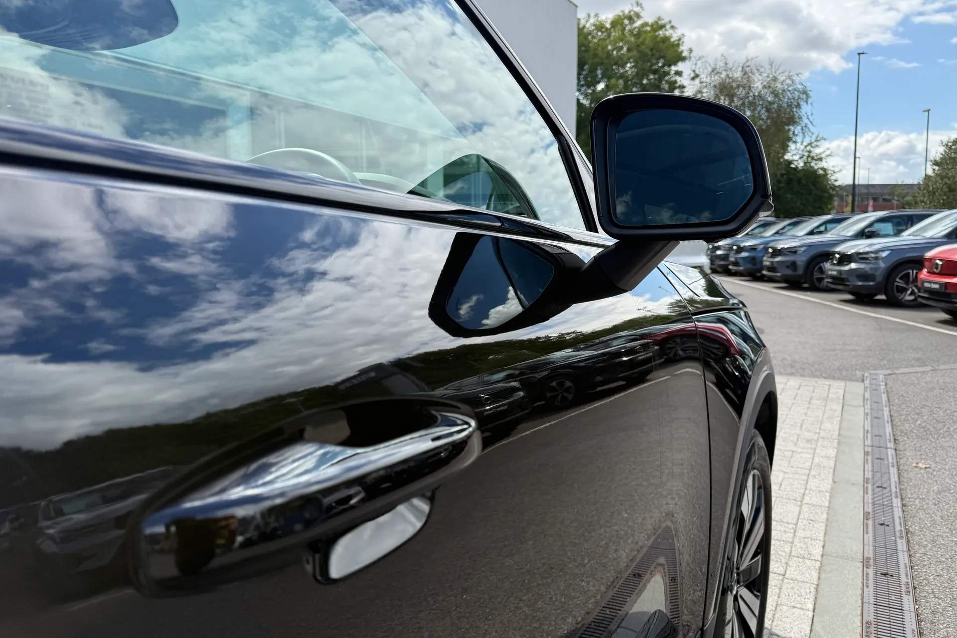 Volvo XC40 thumbnail image number 15
