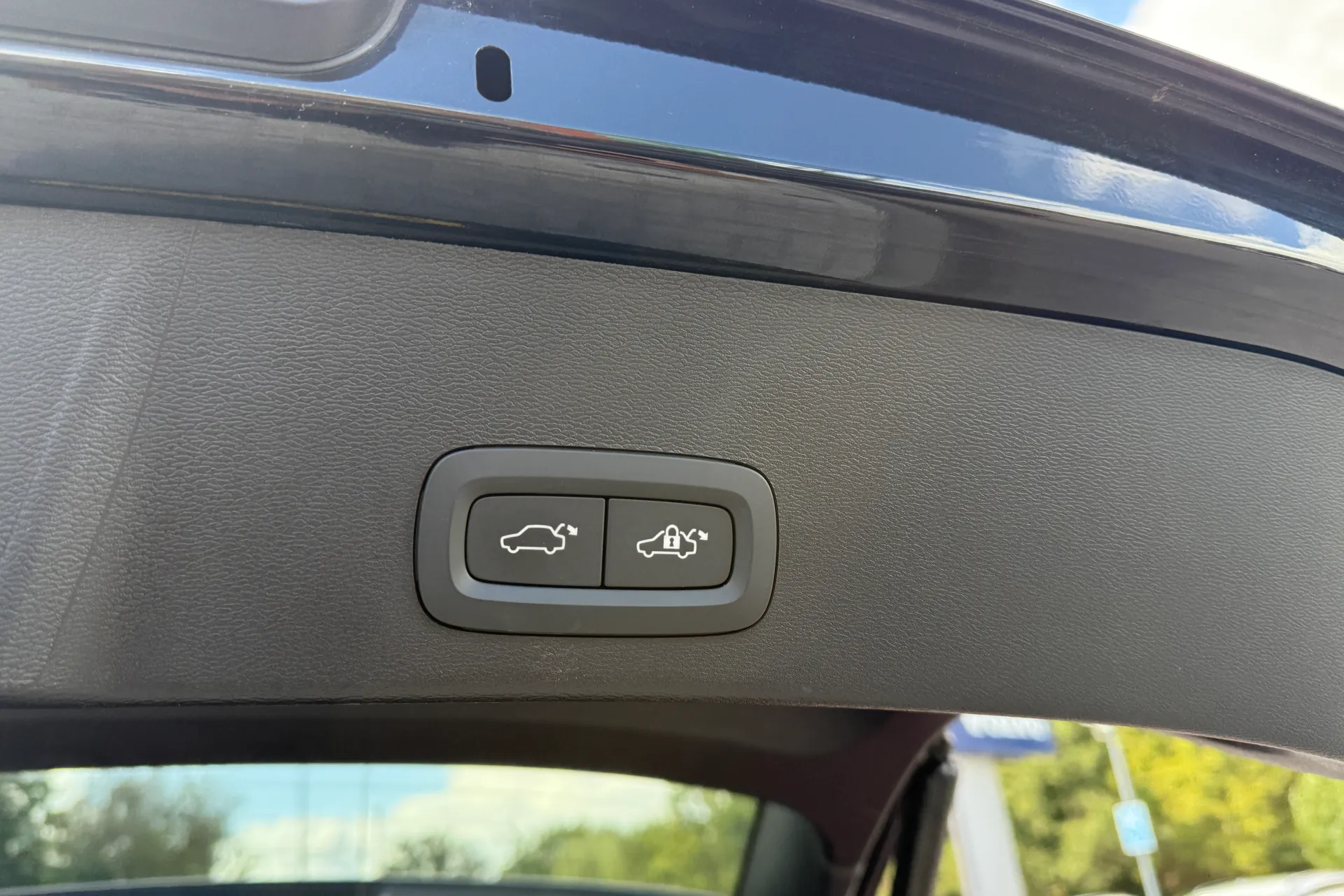 Volvo XC40 thumbnail image number 21