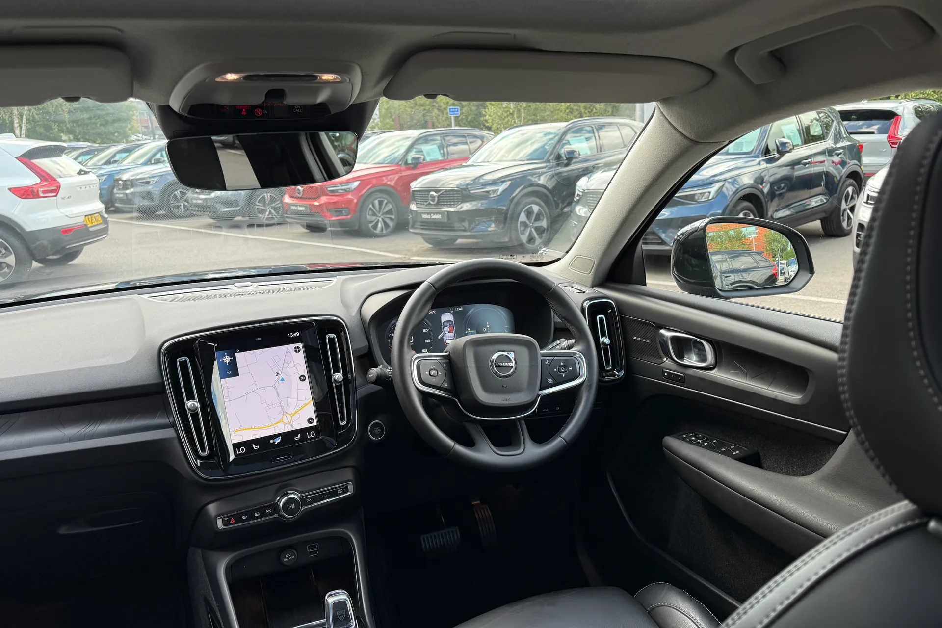 Volvo XC40 thumbnail image number 32