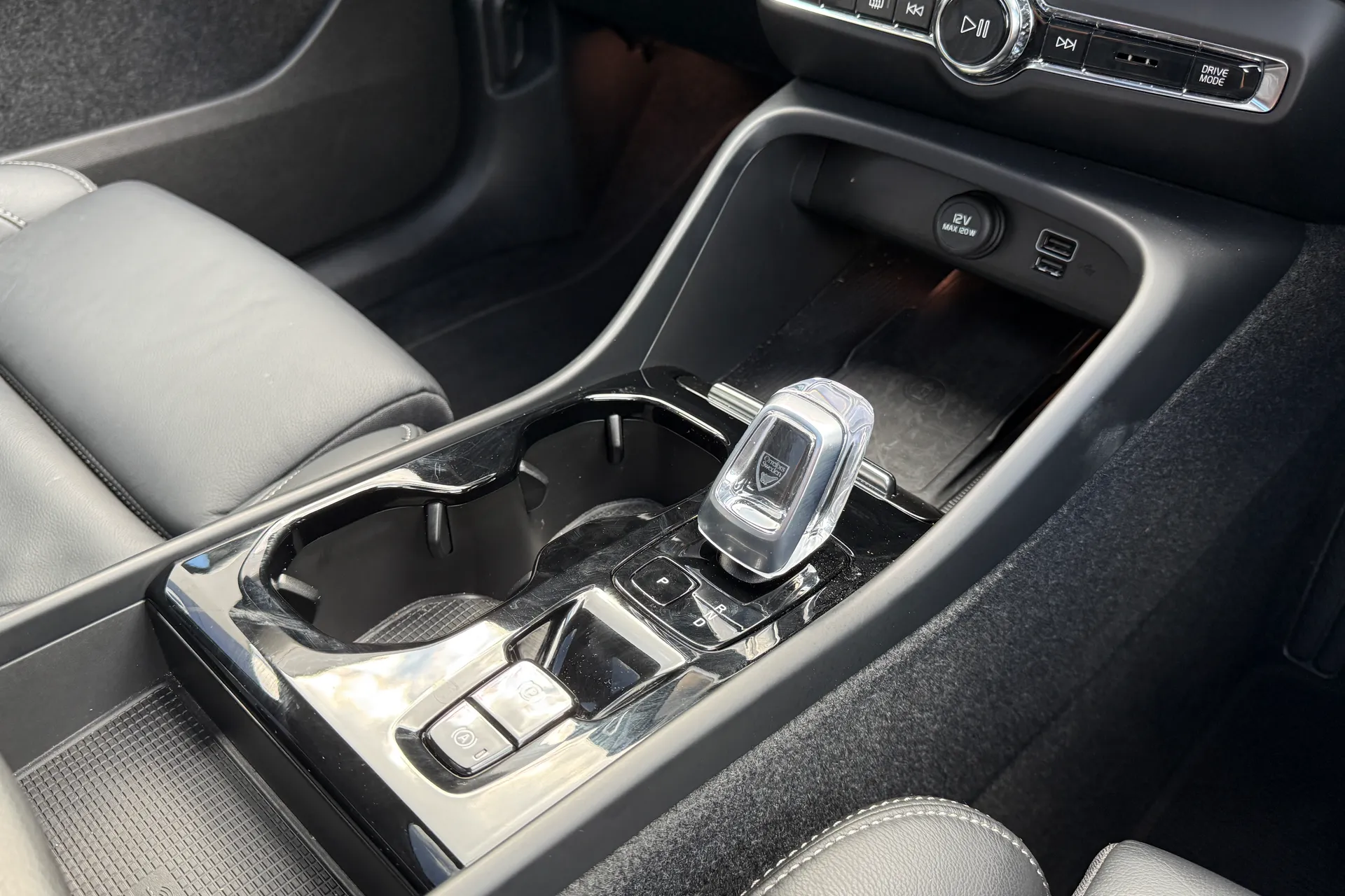 Volvo XC40 thumbnail image number 42