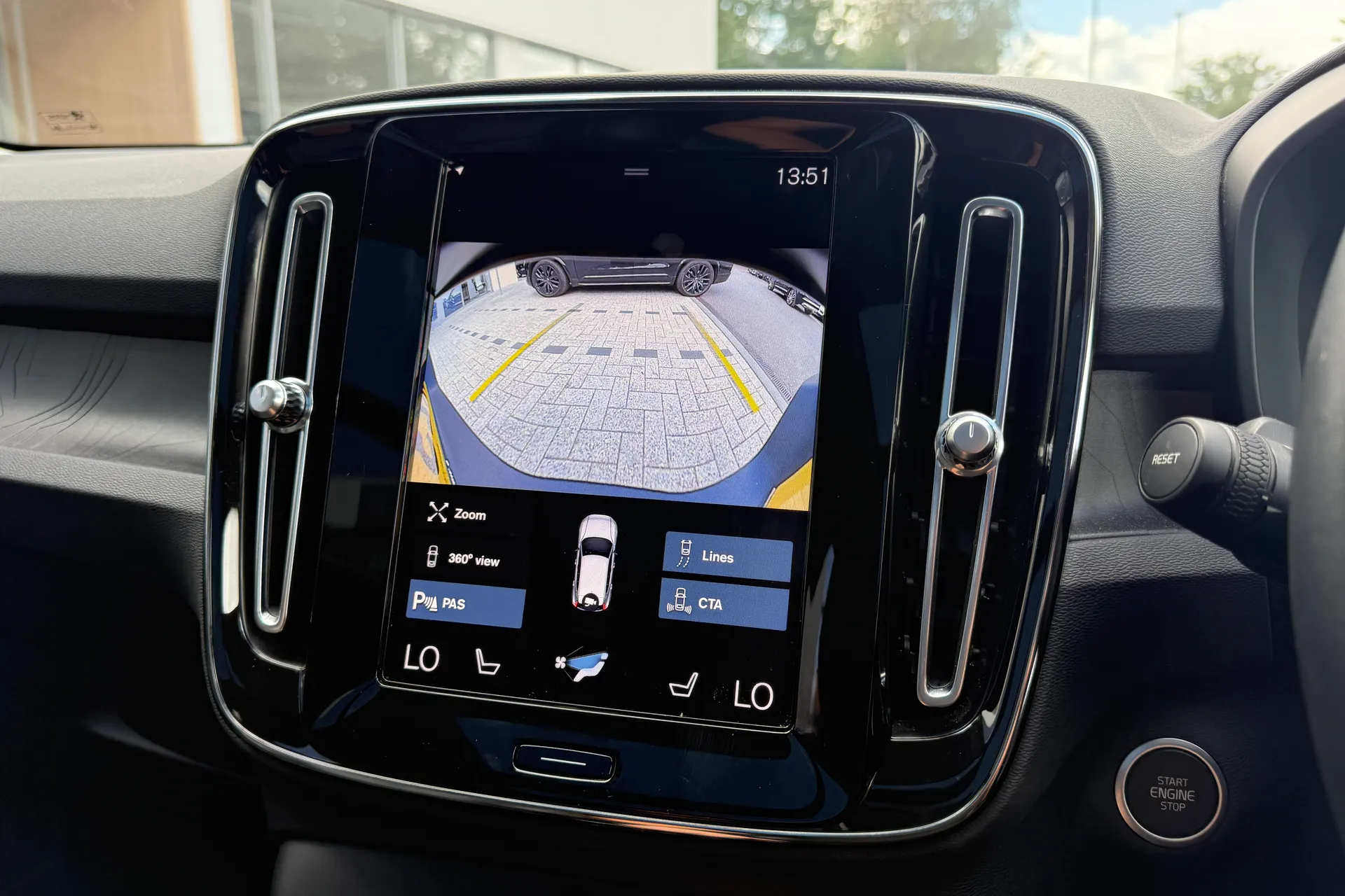 Volvo XC40 thumbnail image number 39