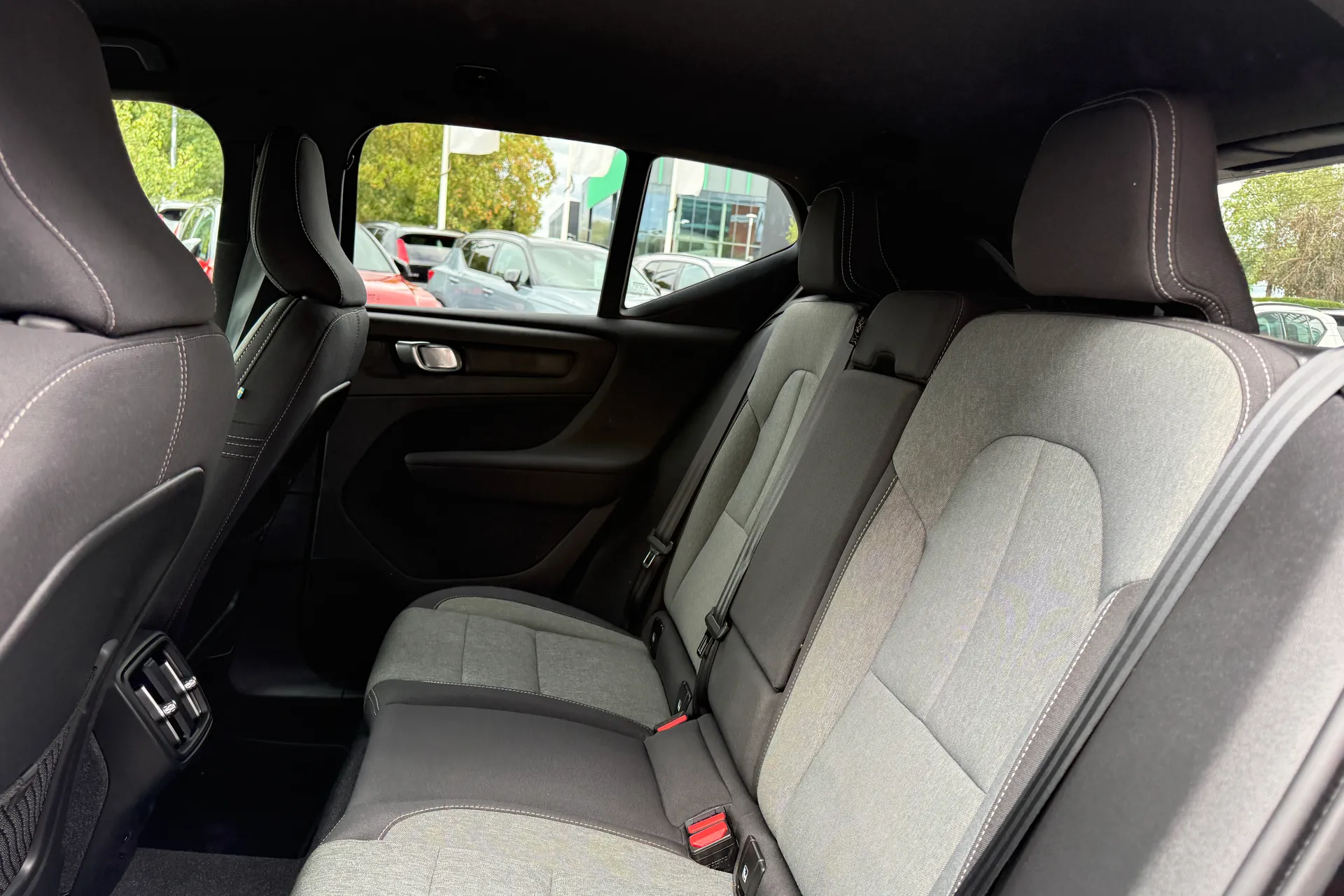 Volvo XC40 thumbnail image number 30