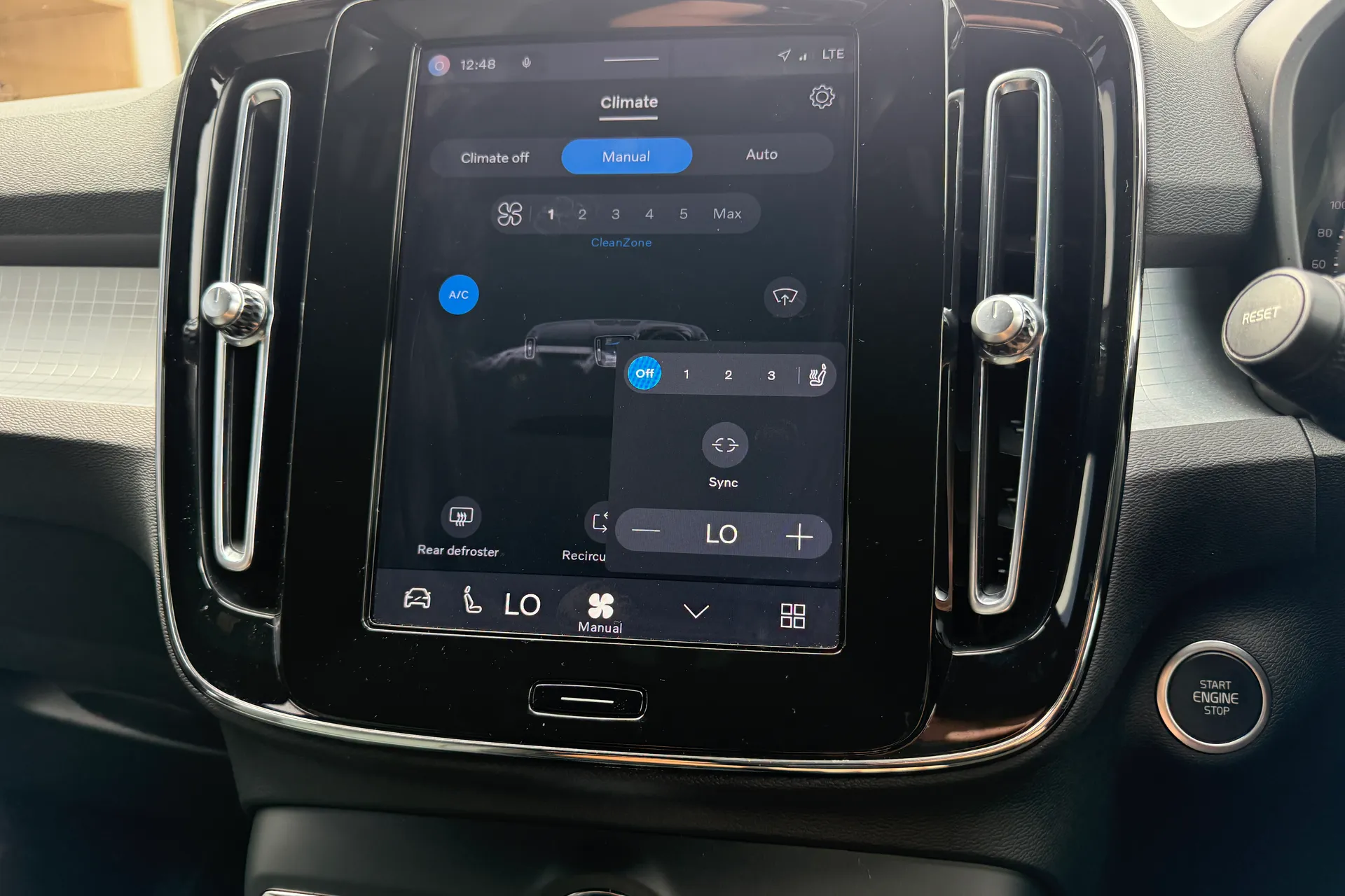 Volvo XC40 thumbnail image number 38