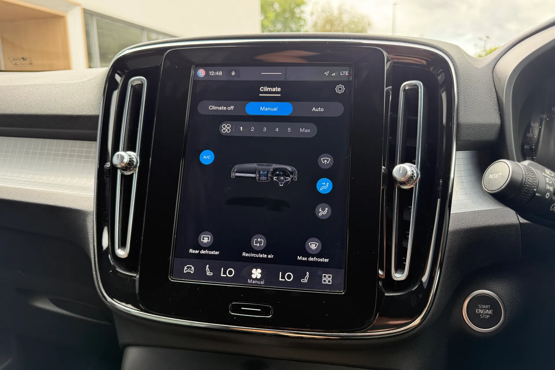 Volvo XC40 thumbnail image number 37