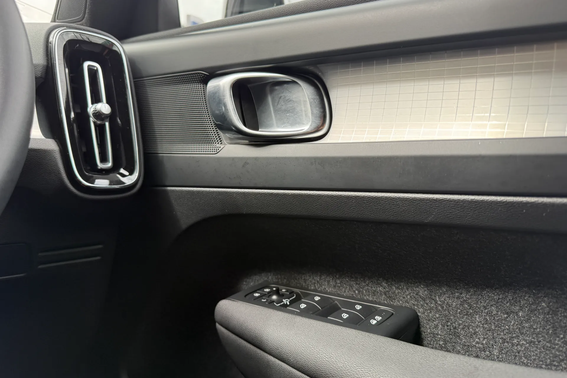 Volvo XC40 thumbnail image number 40