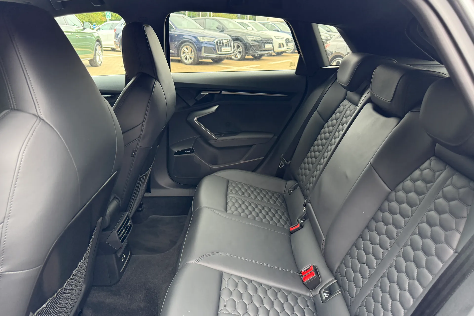 Audi RS3 thumbnail image number 44