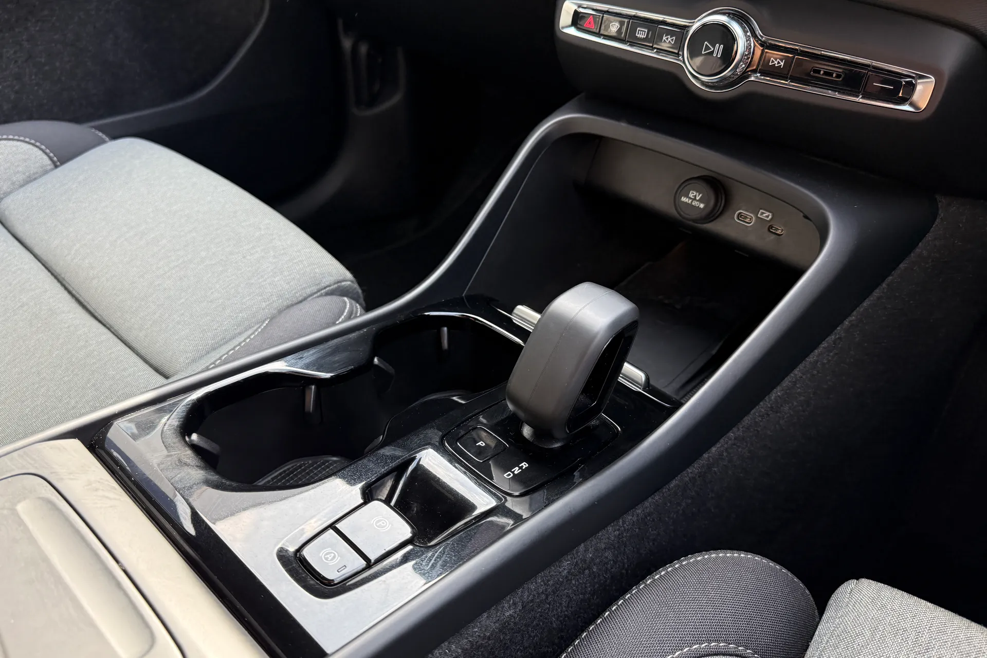 Volvo XC40 thumbnail image number 42