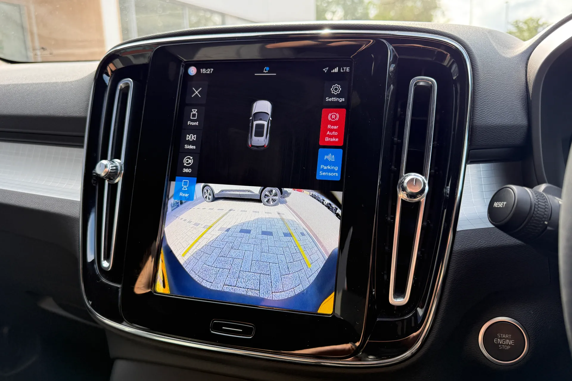 Volvo XC40 thumbnail image number 40