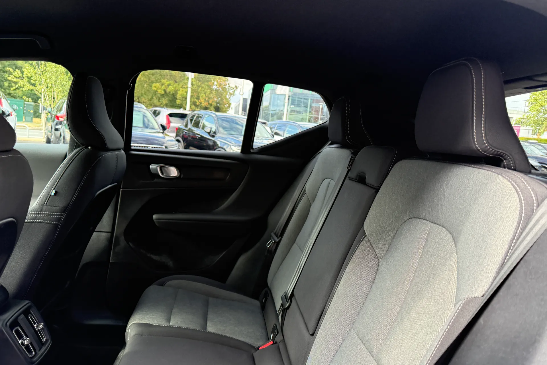 Volvo XC40 thumbnail image number 30