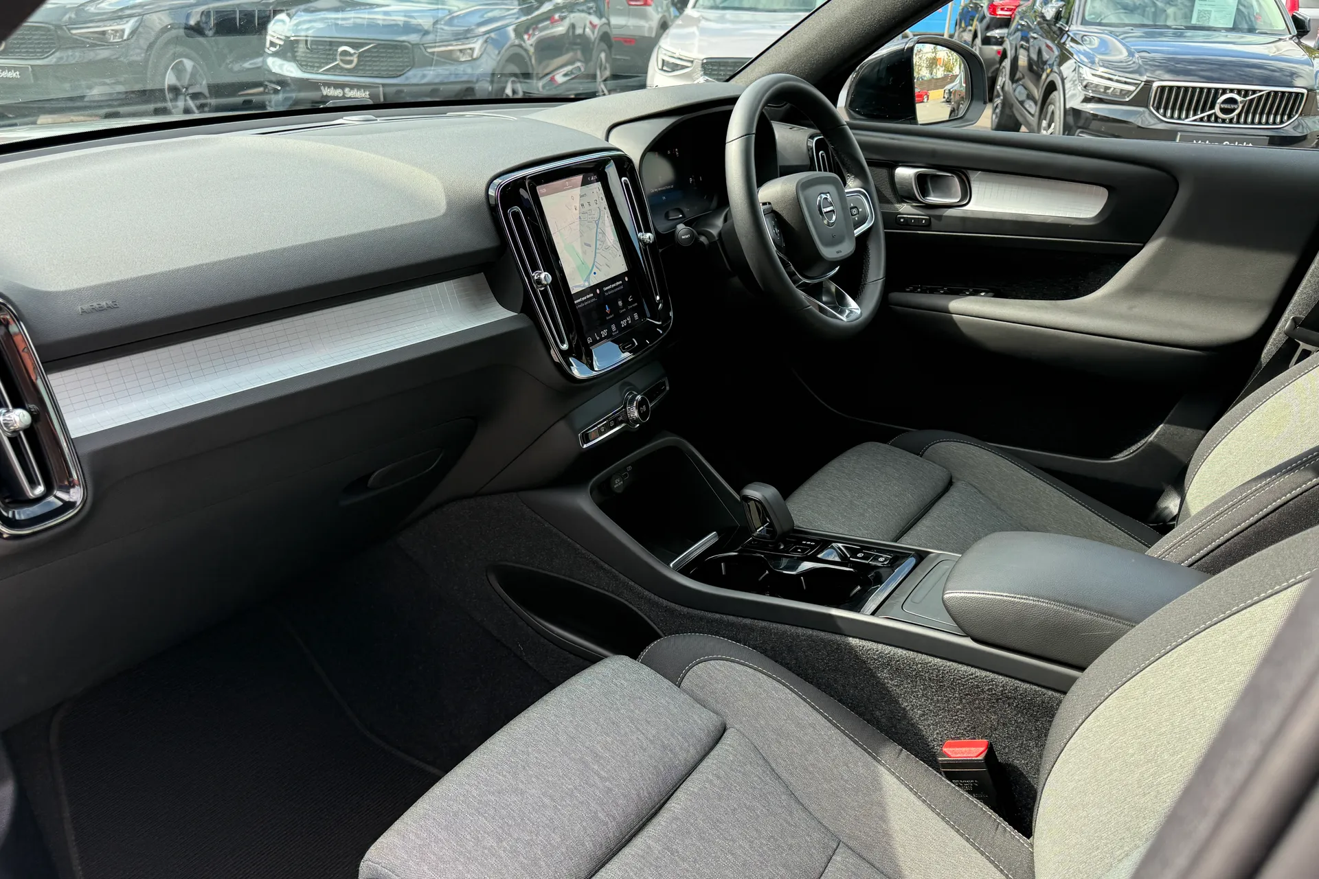 Volvo XC40 thumbnail image number 27