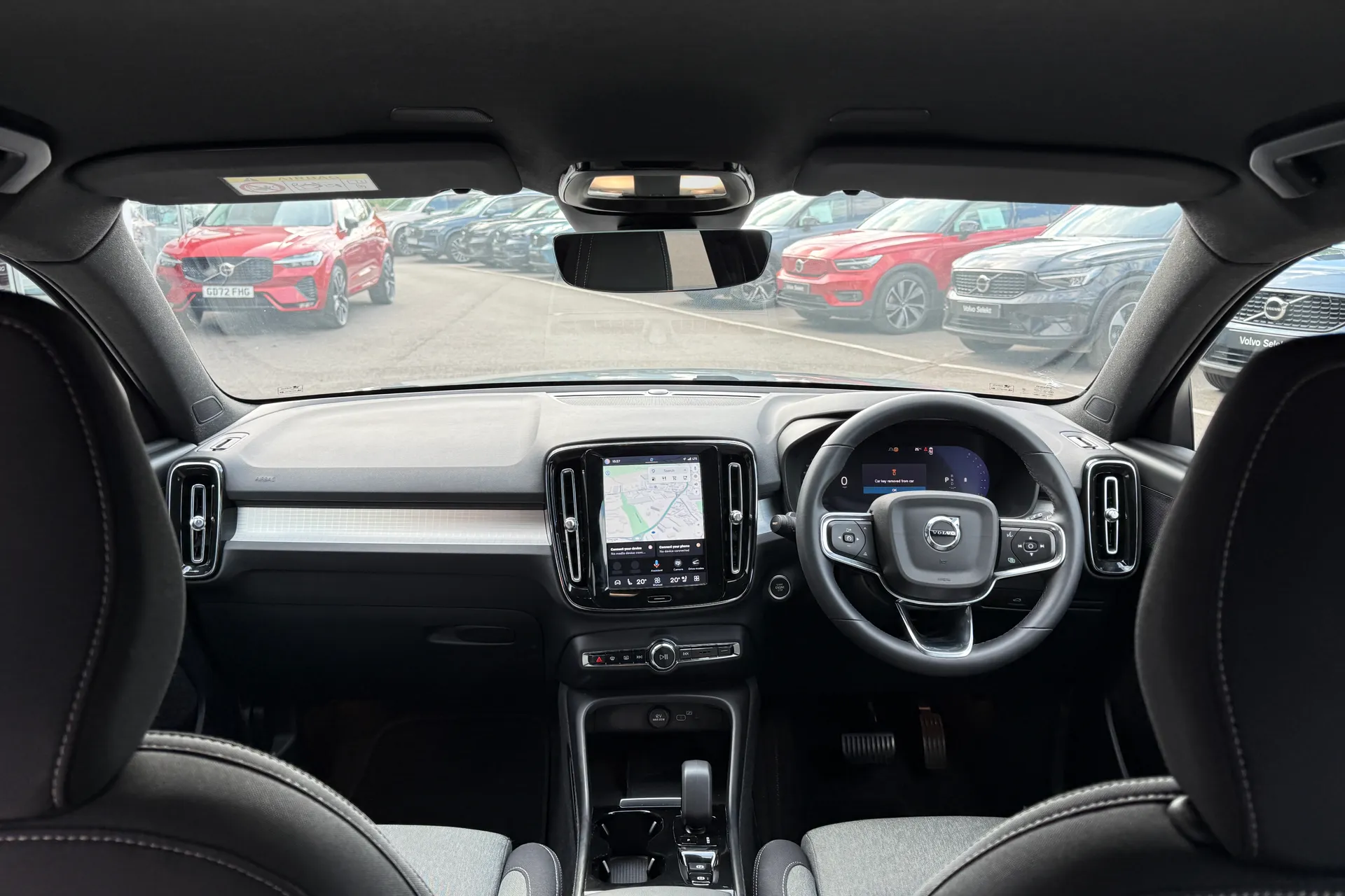 Volvo XC40 thumbnail image number 3