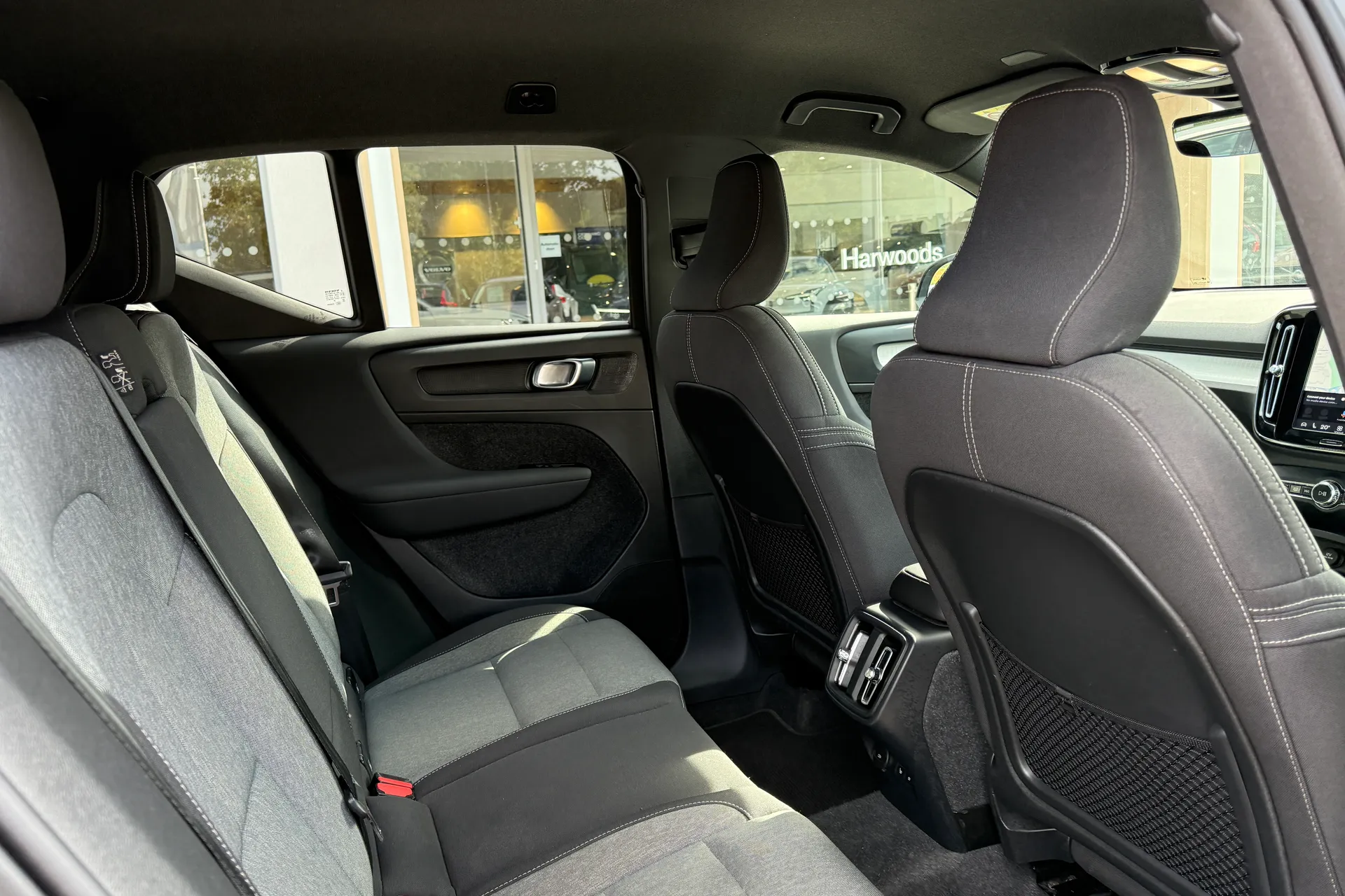 Volvo XC40 thumbnail image number 23