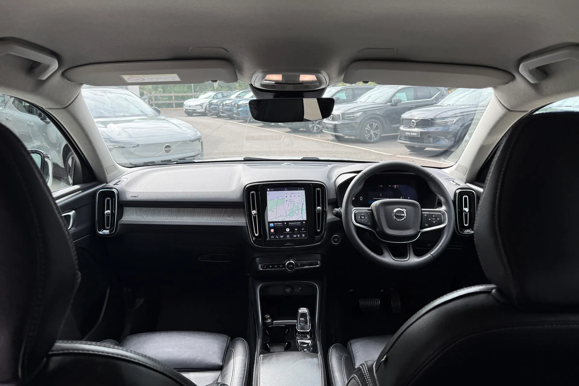 Volvo XC40 thumbnail image number 3