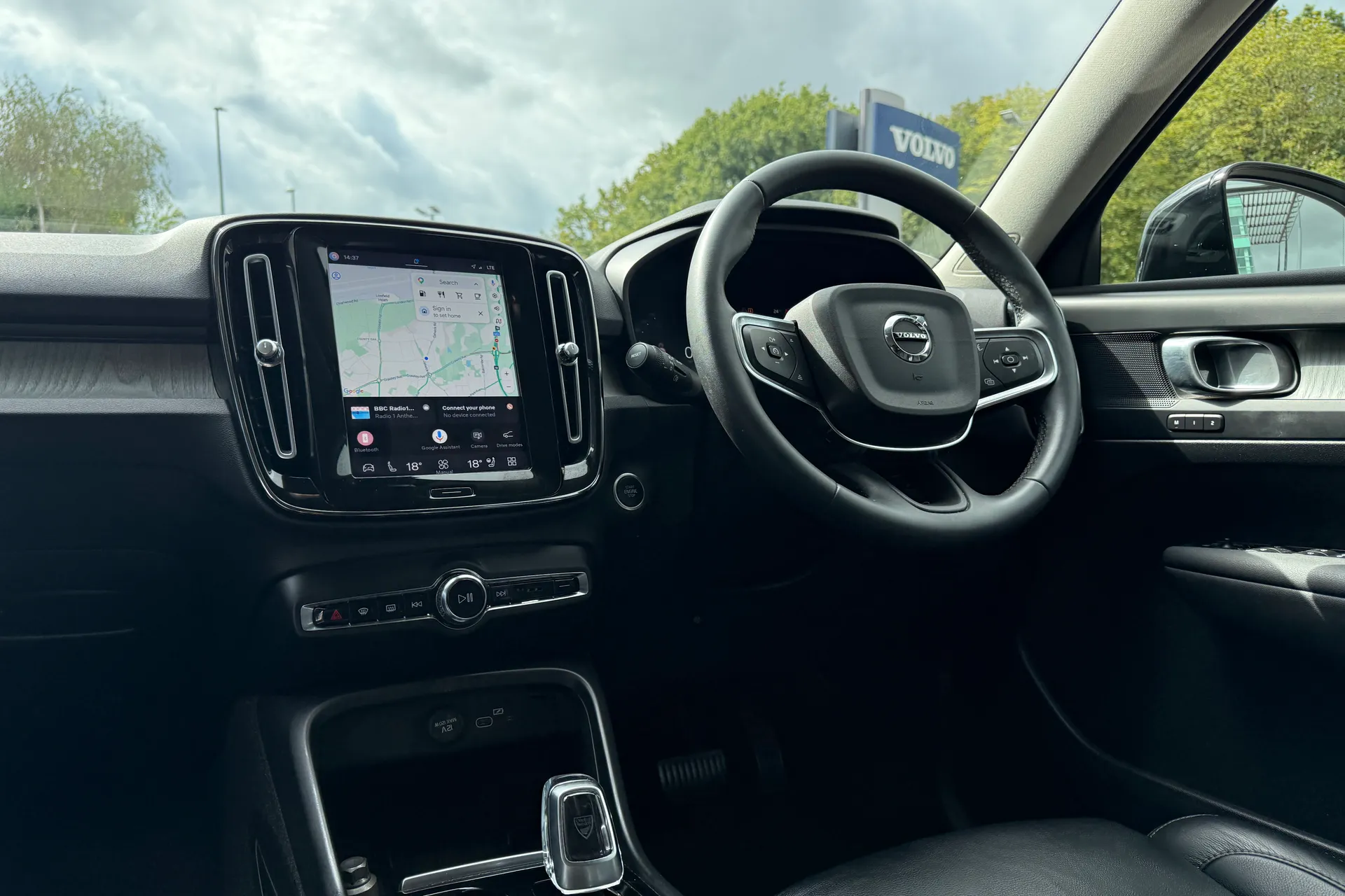 Volvo XC40 thumbnail image number 34