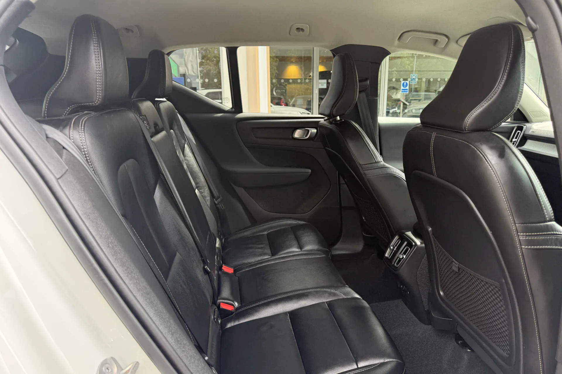 Volvo XC40 thumbnail image number 24