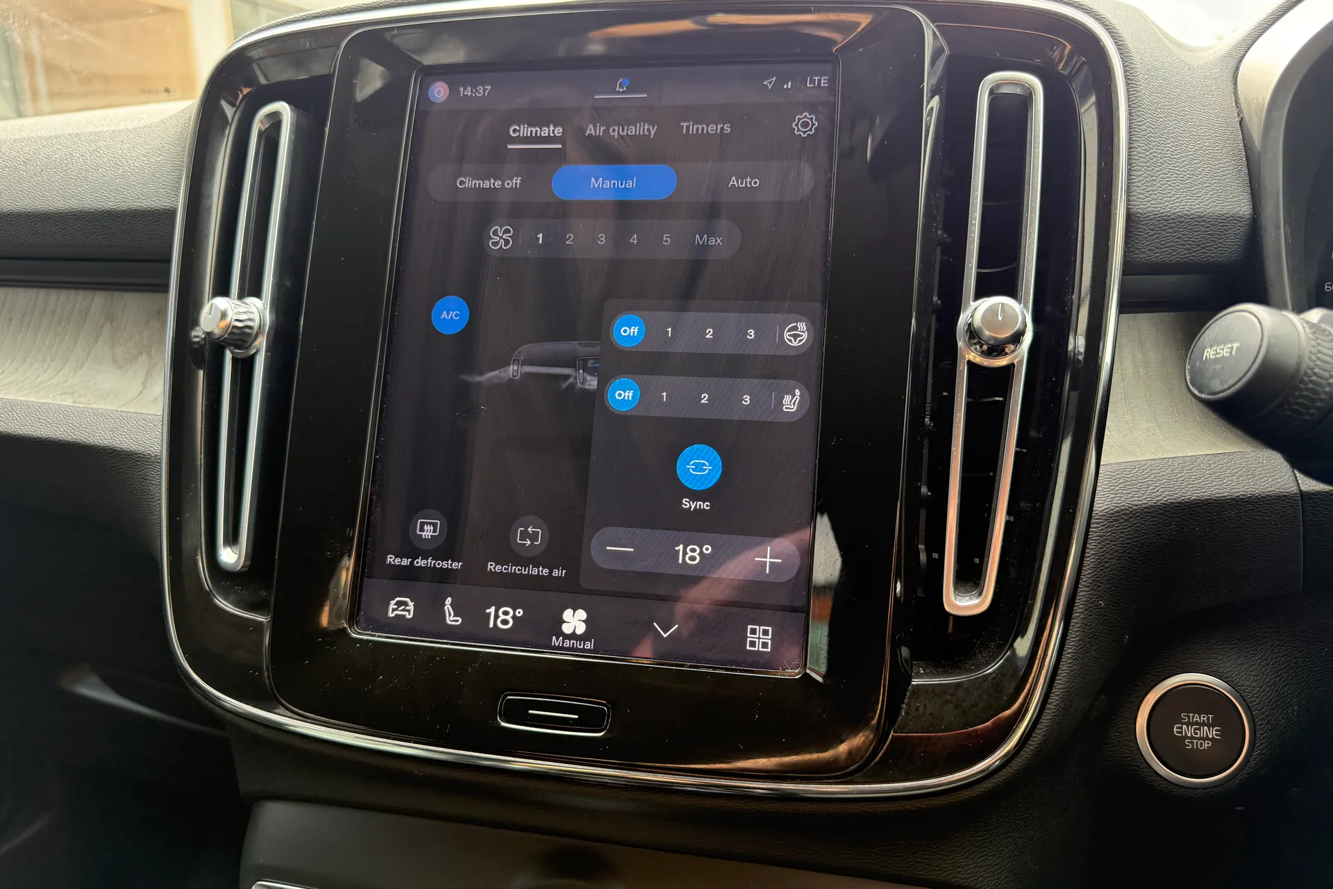 Volvo XC40 thumbnail image number 38