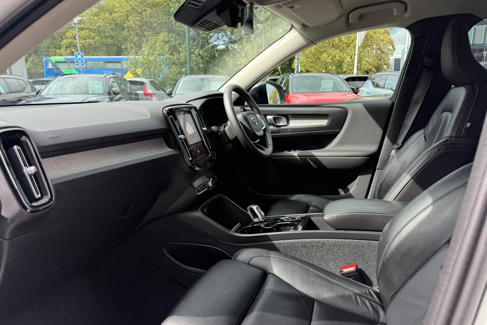 Volvo XC40 thumbnail image number 27