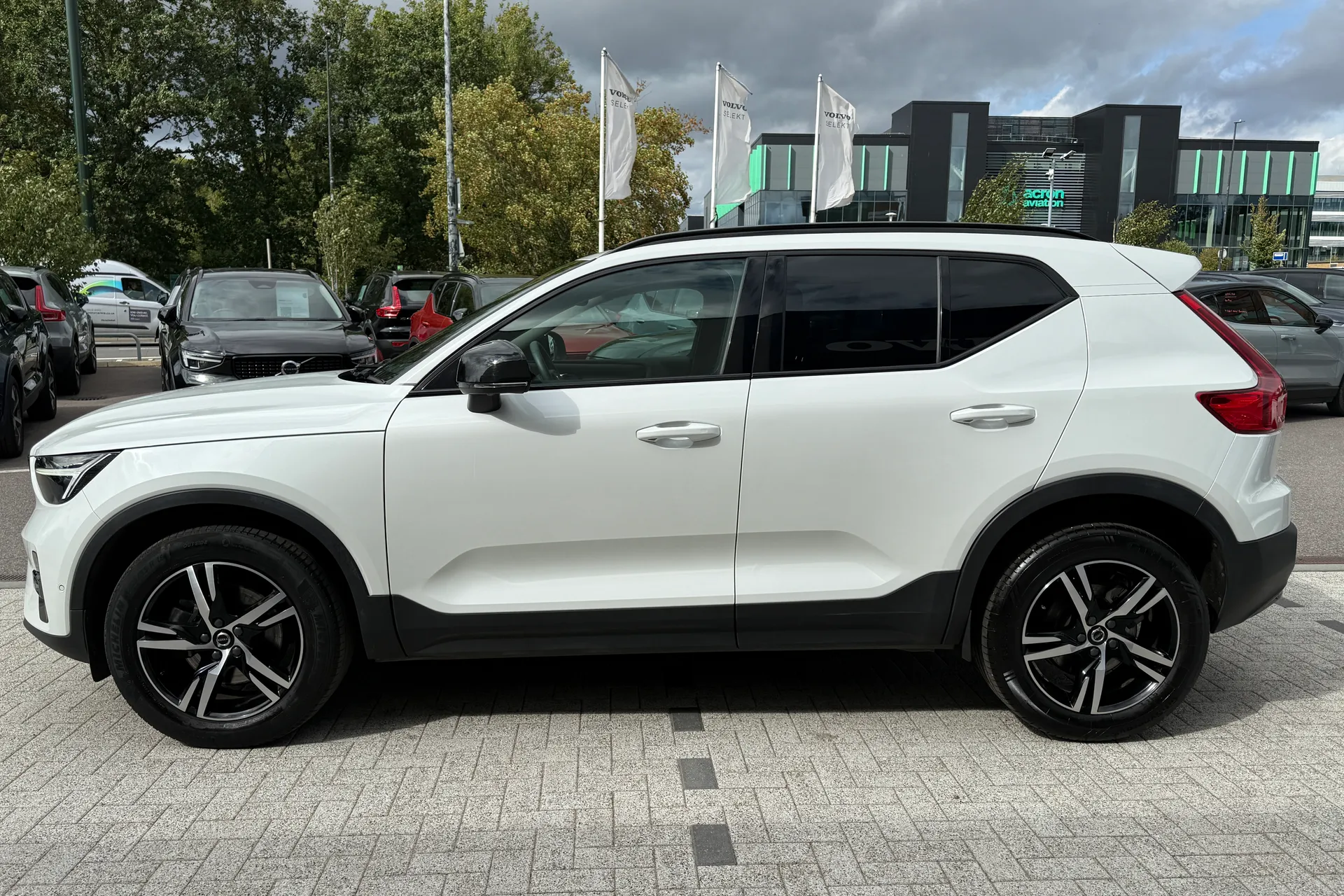 Volvo XC40 thumbnail image number 11