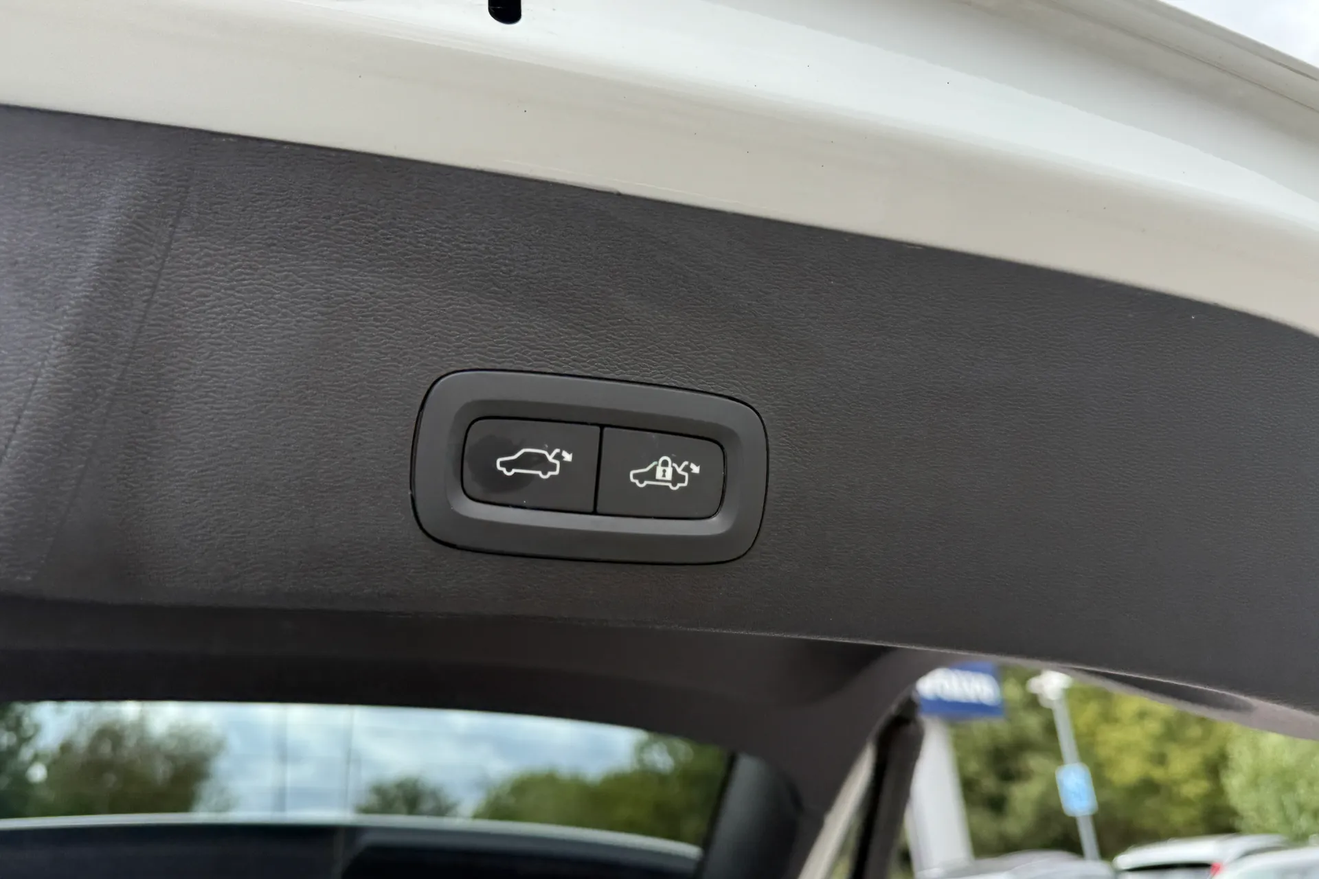 Volvo XC40 thumbnail image number 21