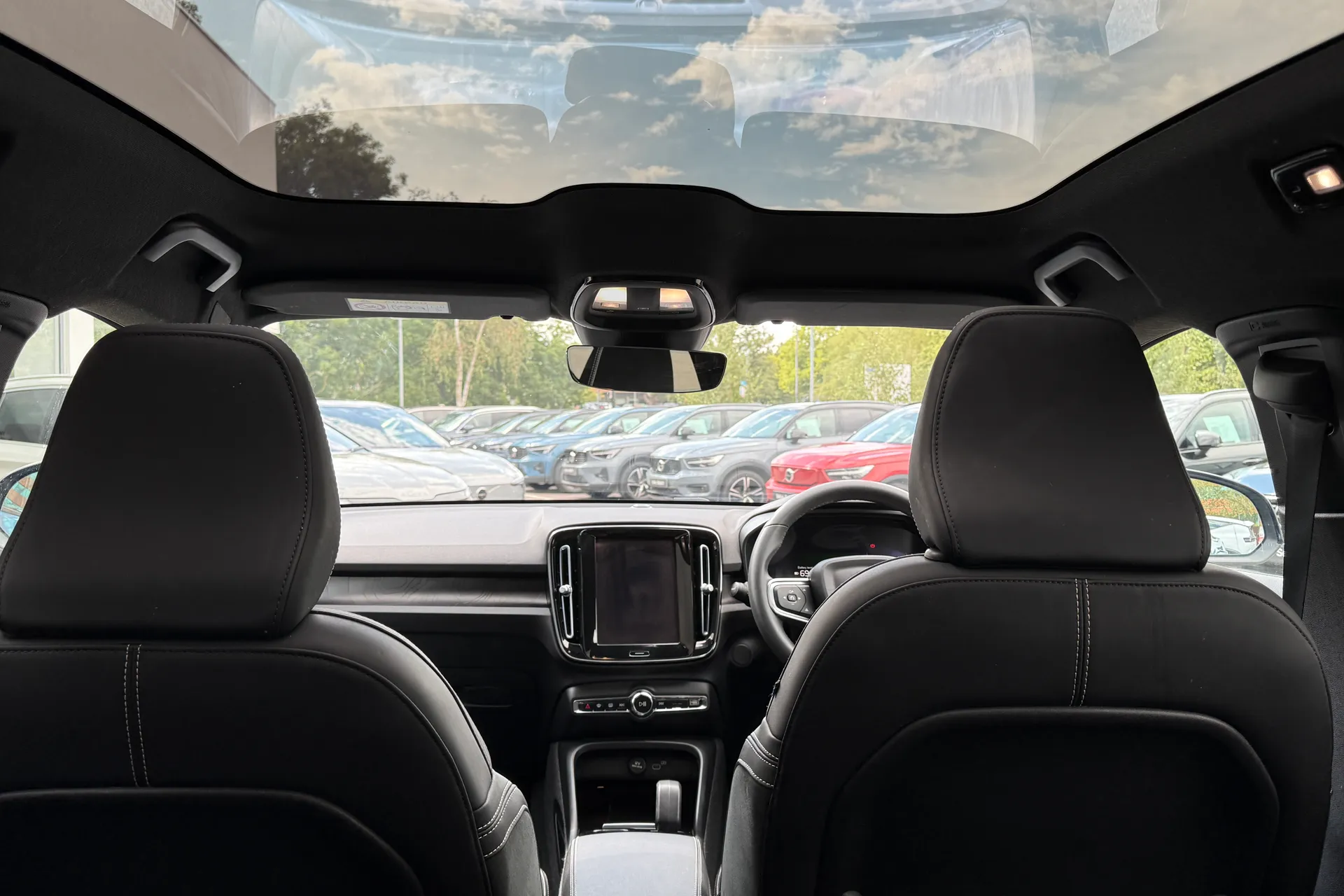 Volvo C40 thumbnail image number 21