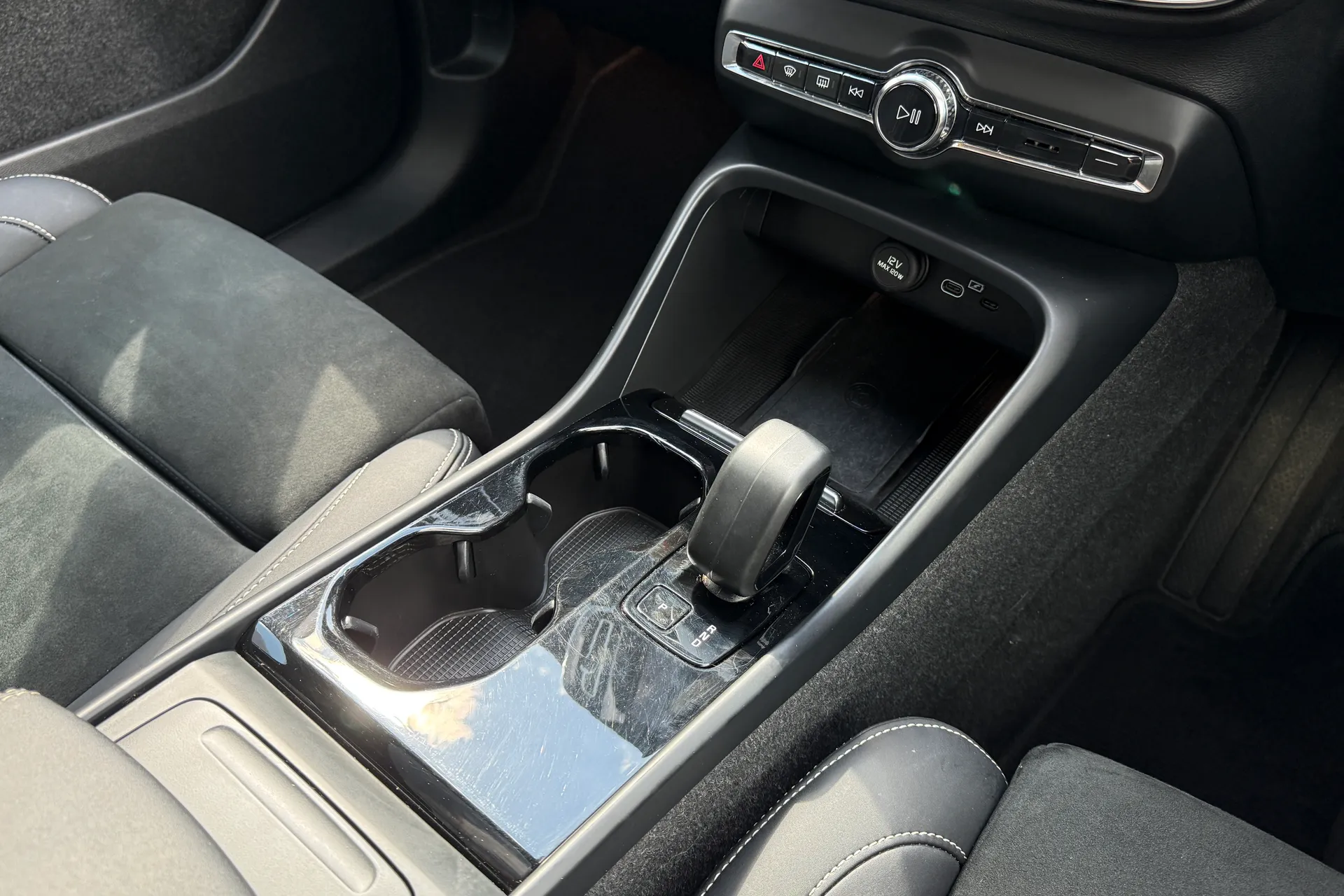 Volvo C40 thumbnail image number 40
