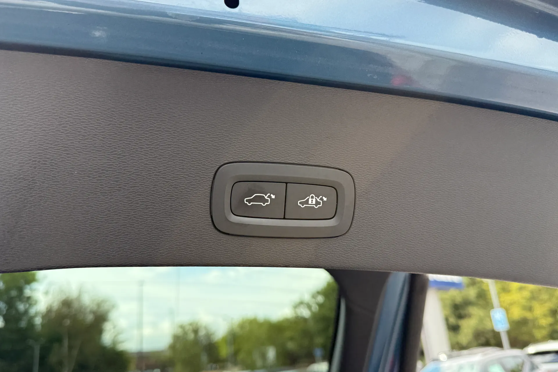 Volvo C40 thumbnail image number 20