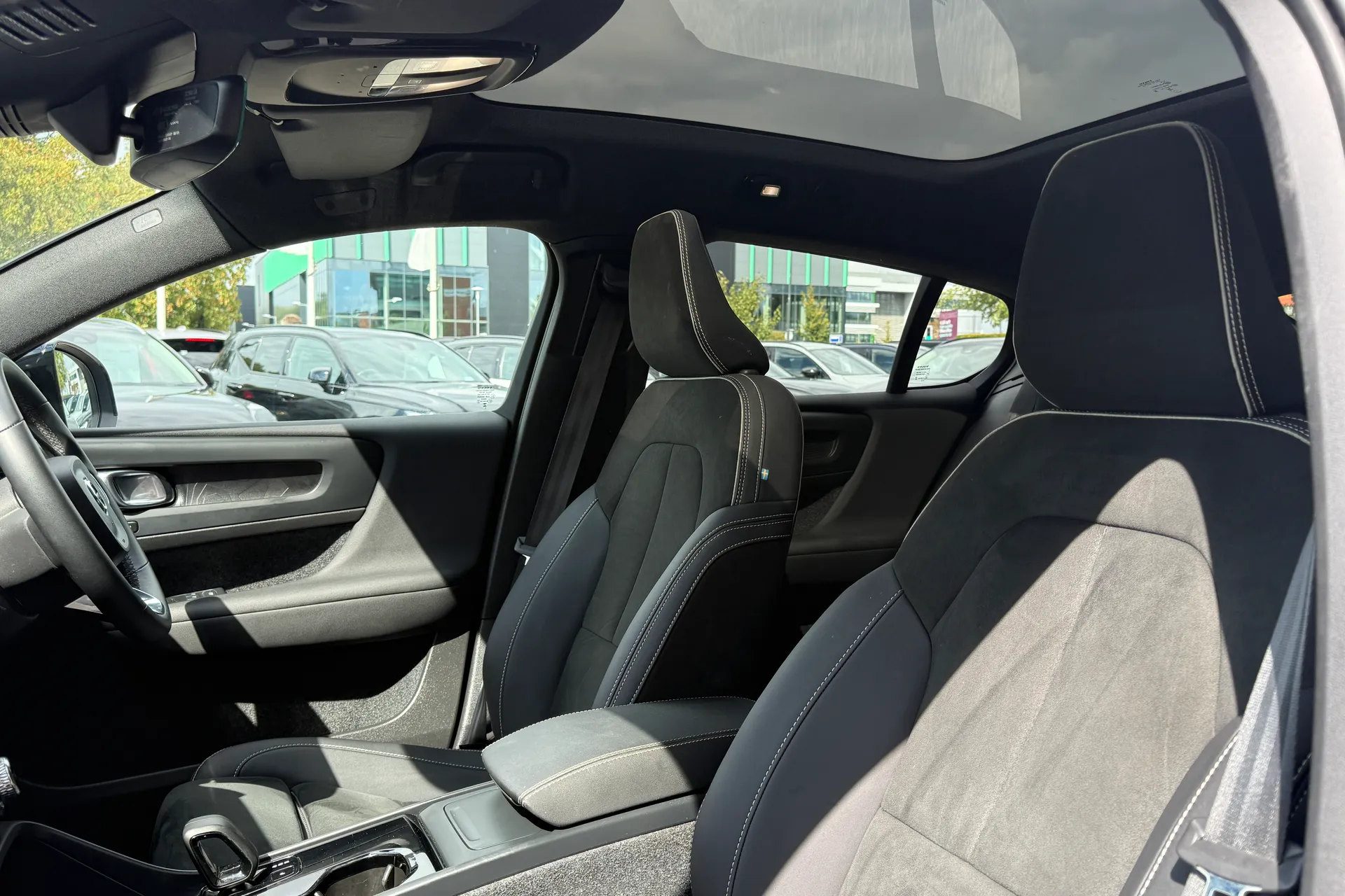 Volvo C40 thumbnail image number 27