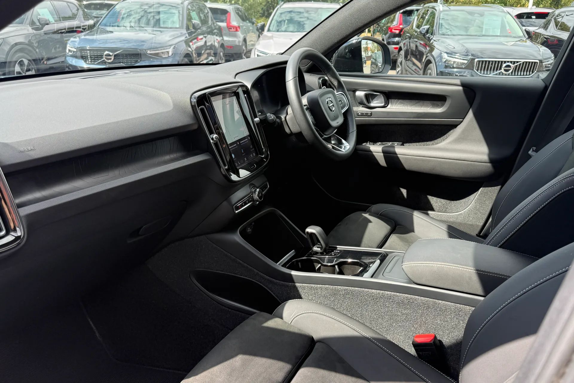 Volvo C40 thumbnail image number 26