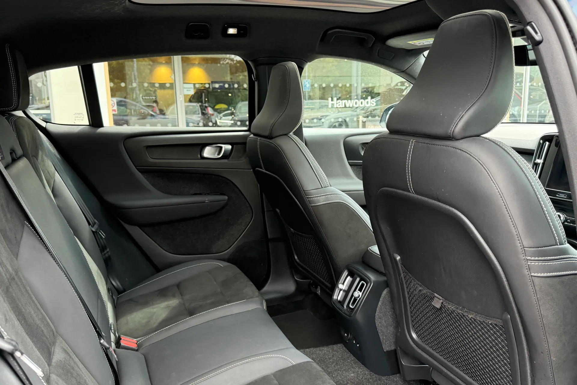 Volvo C40 thumbnail image number 22