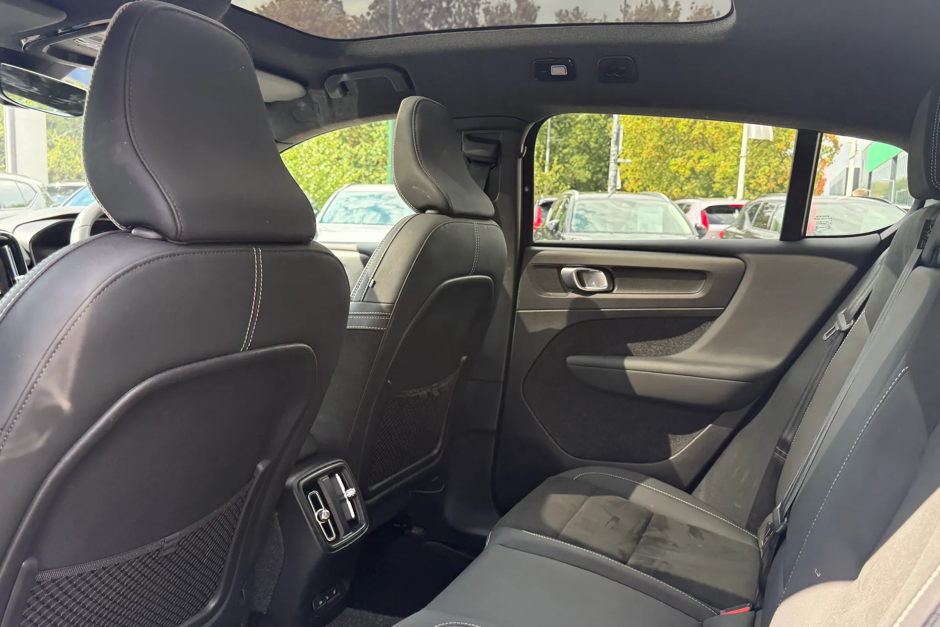 Volvo C40 thumbnail image number 28