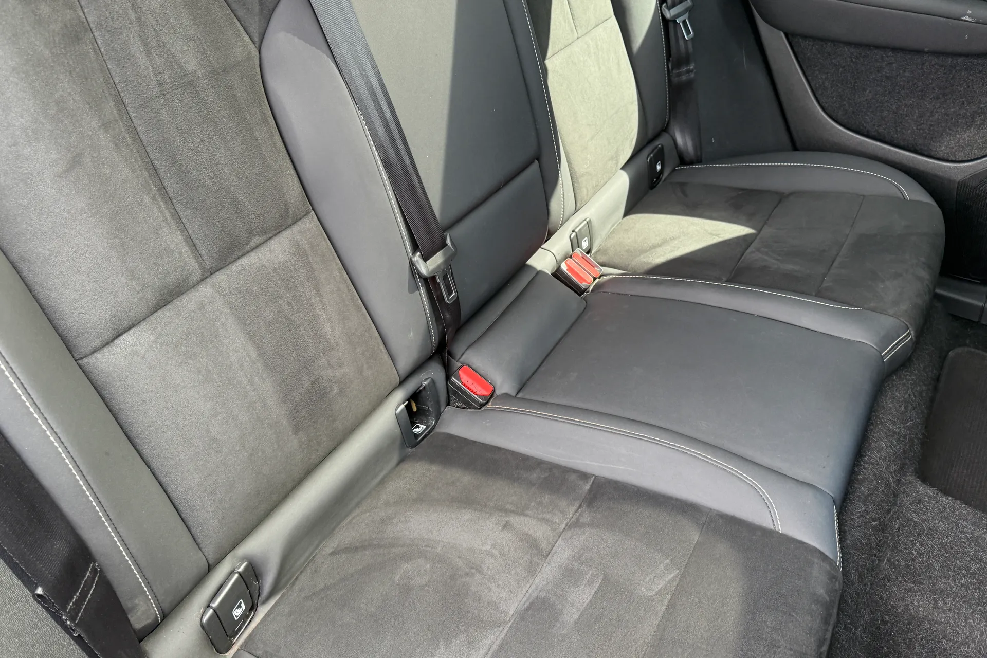 Volvo C40 thumbnail image number 24