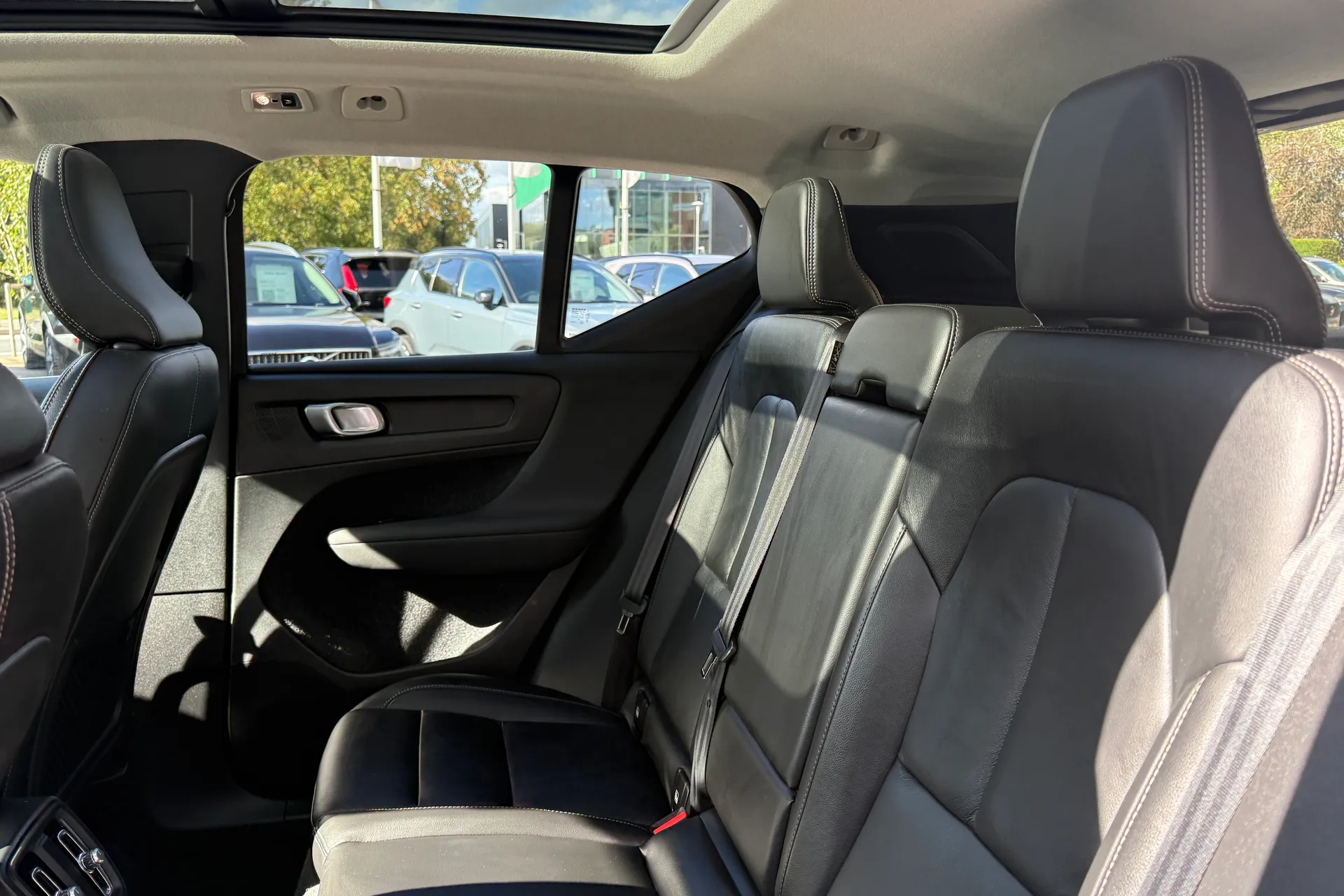 Volvo XC40 thumbnail image number 31