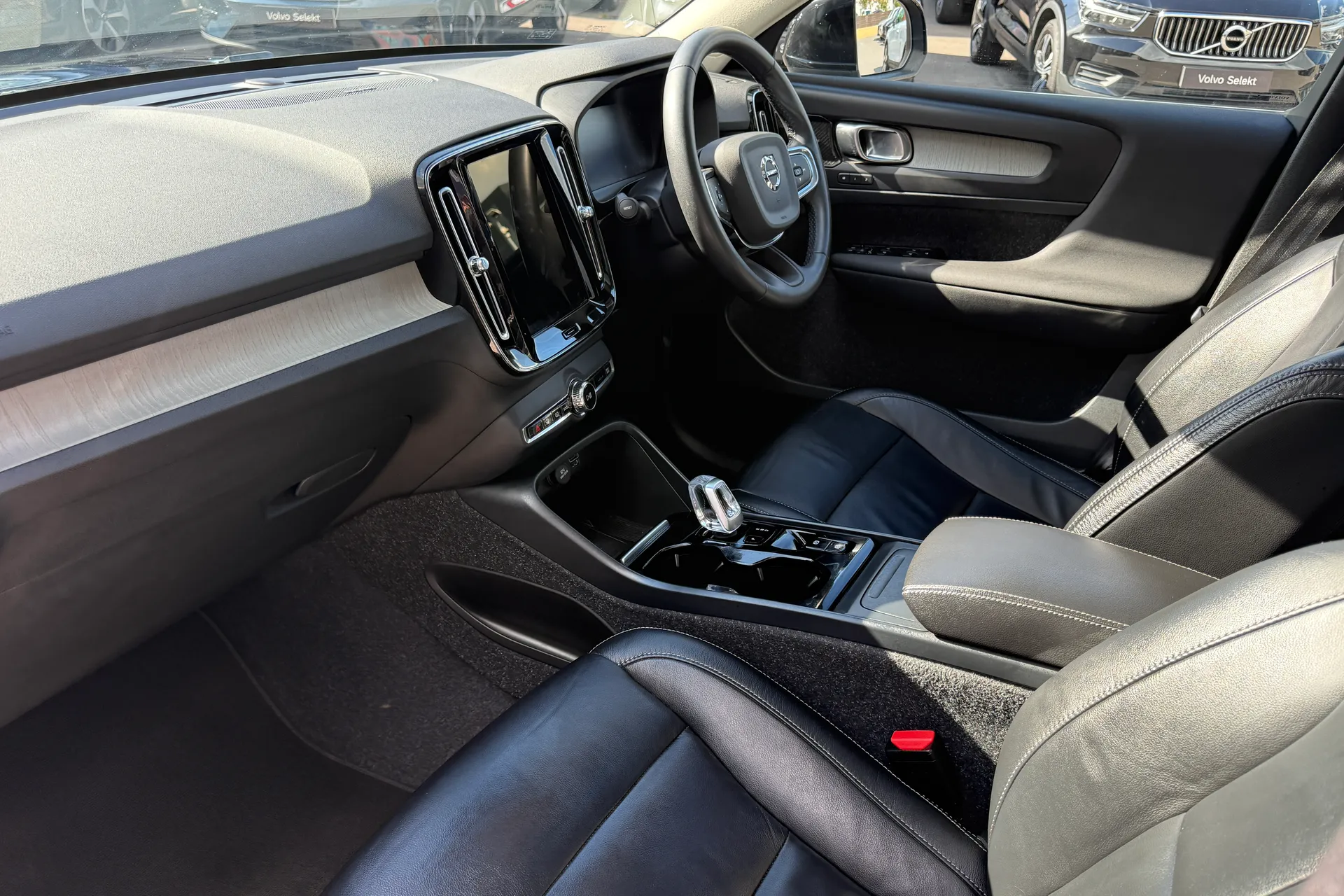 Volvo XC40 thumbnail image number 28