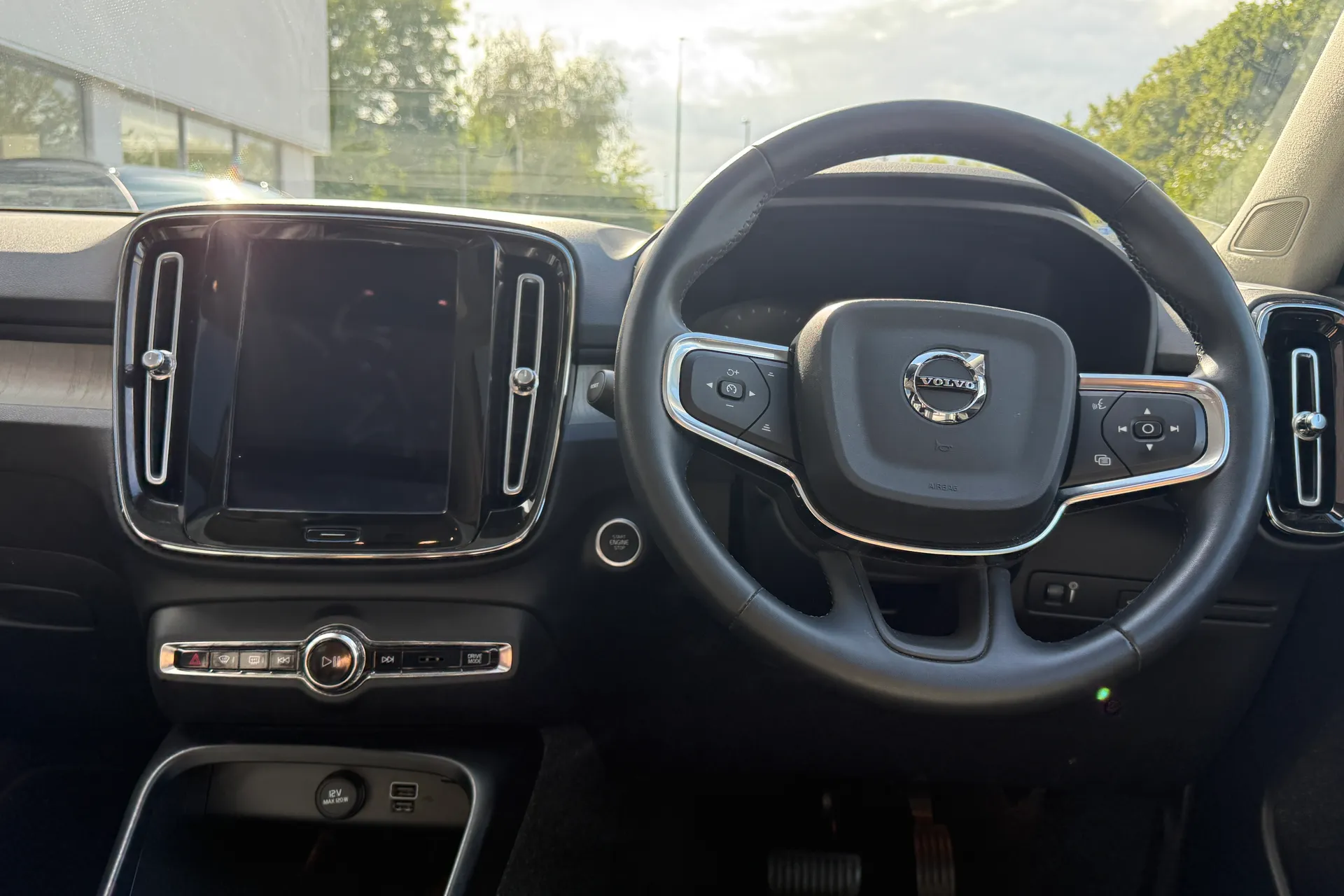 Volvo XC40 thumbnail image number 34