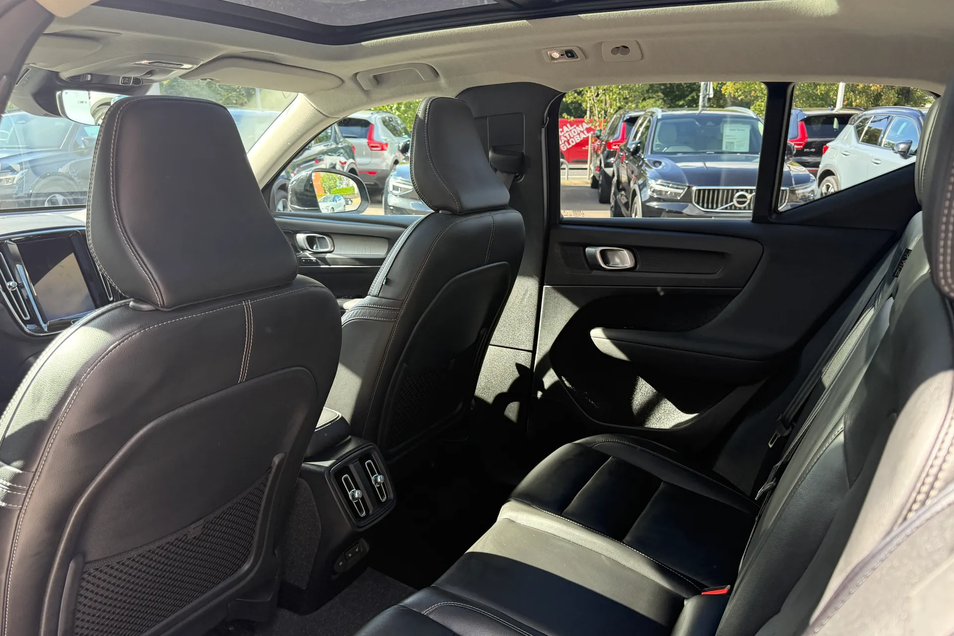 Volvo XC40 thumbnail image number 30