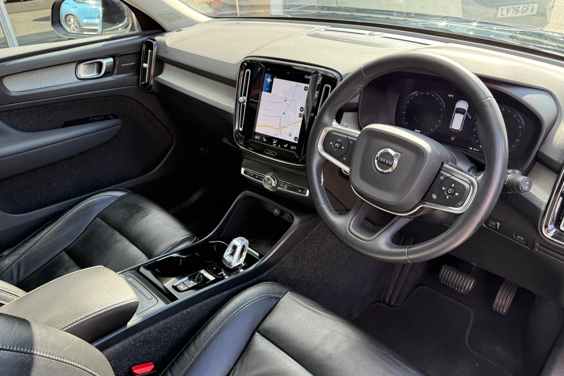 Volvo XC40 thumbnail image number 6